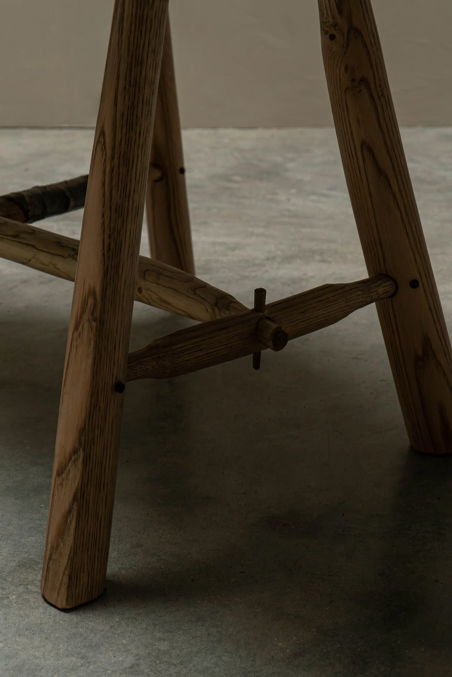 CARVED BENCH - 7.jpg