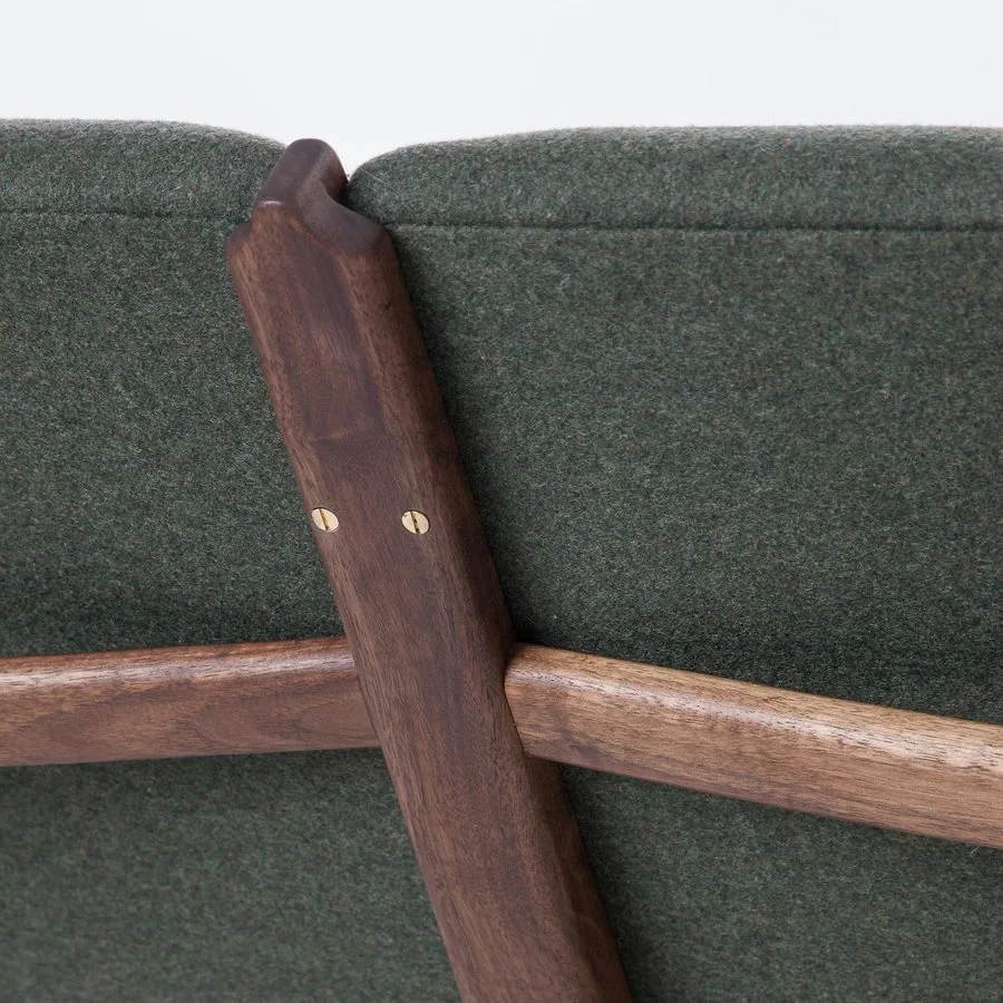 AGUSTAV Sofa - 4.jpg