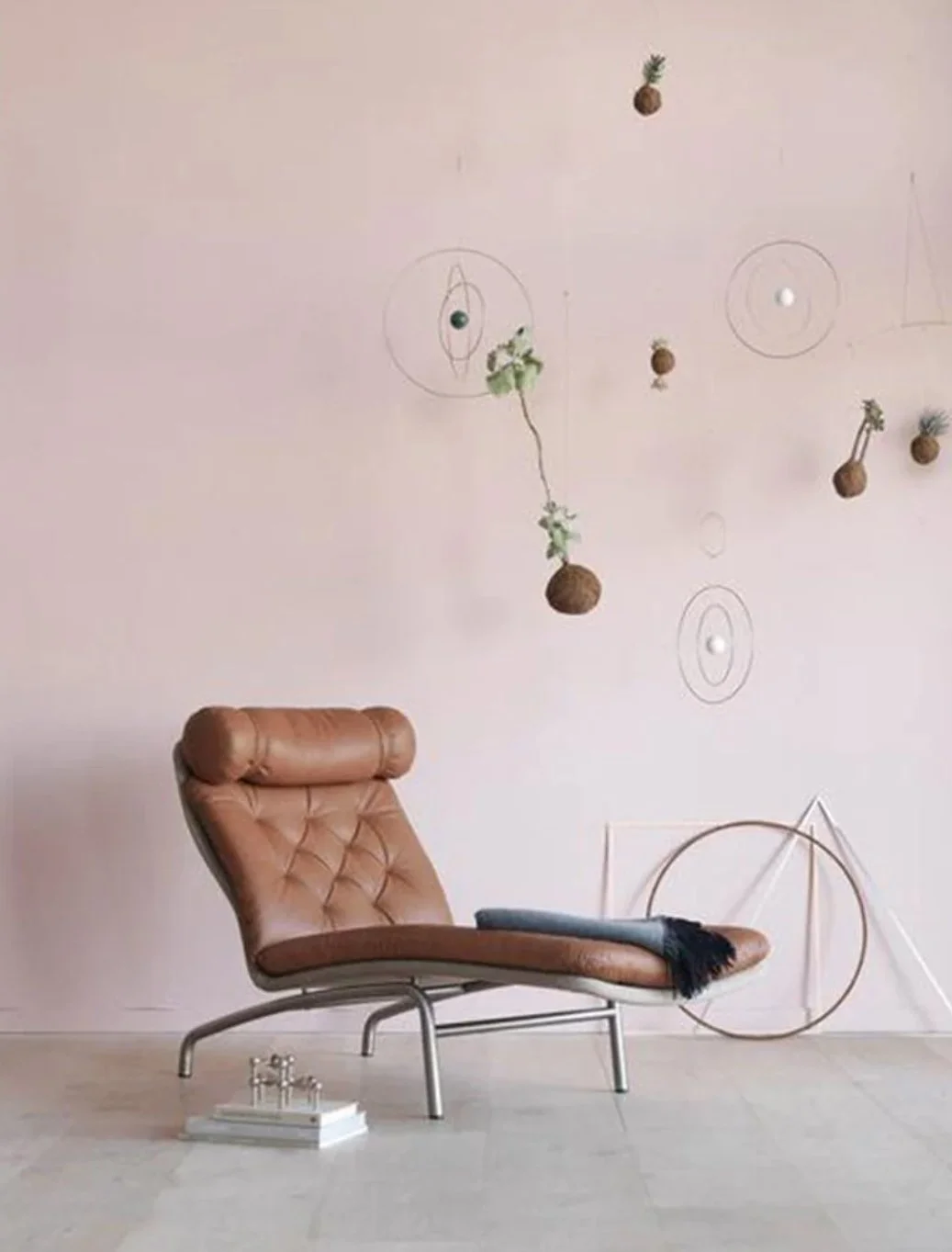 Vodder Chaise - 3.jpg