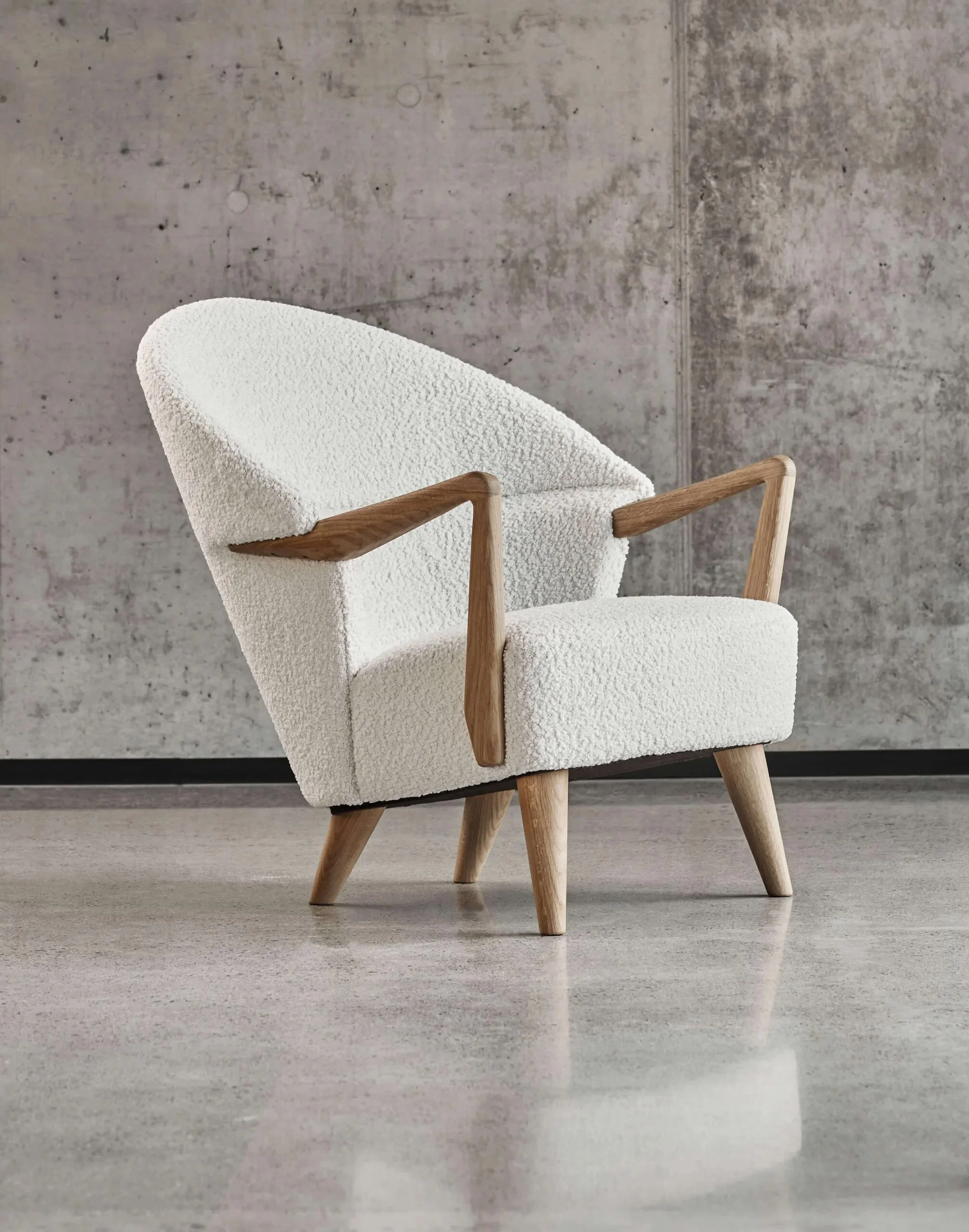 Eikund UnFluffy Lounge Chair - 1.jpg