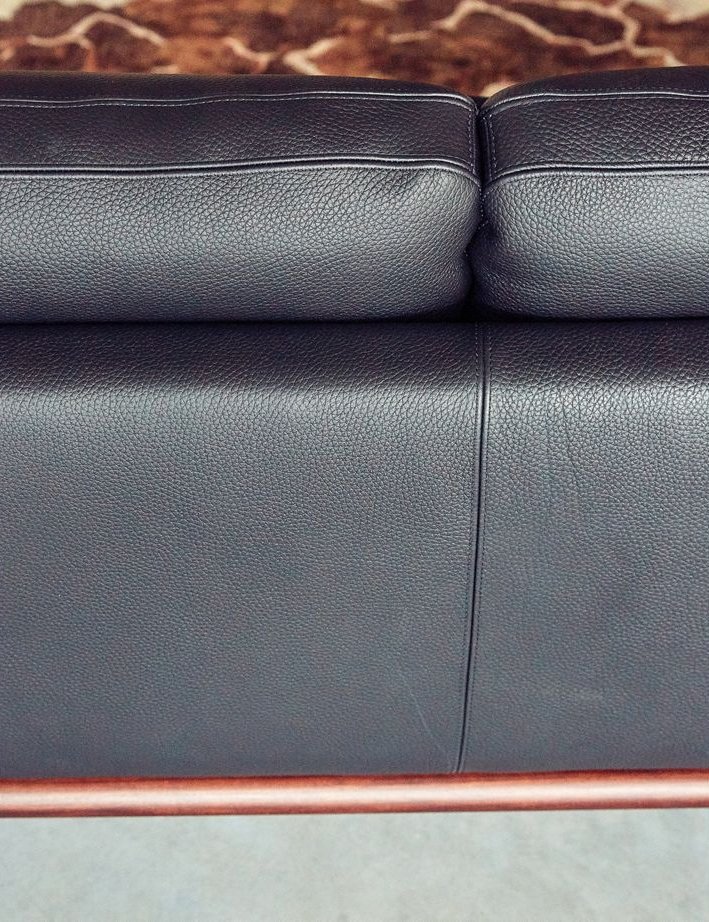 ENVERGURE 5-seat sofa - wood base - 3.jpg