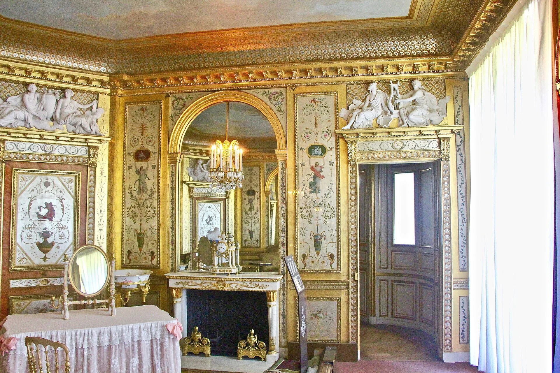 Chateau de Fontainebleau - 19.jpg