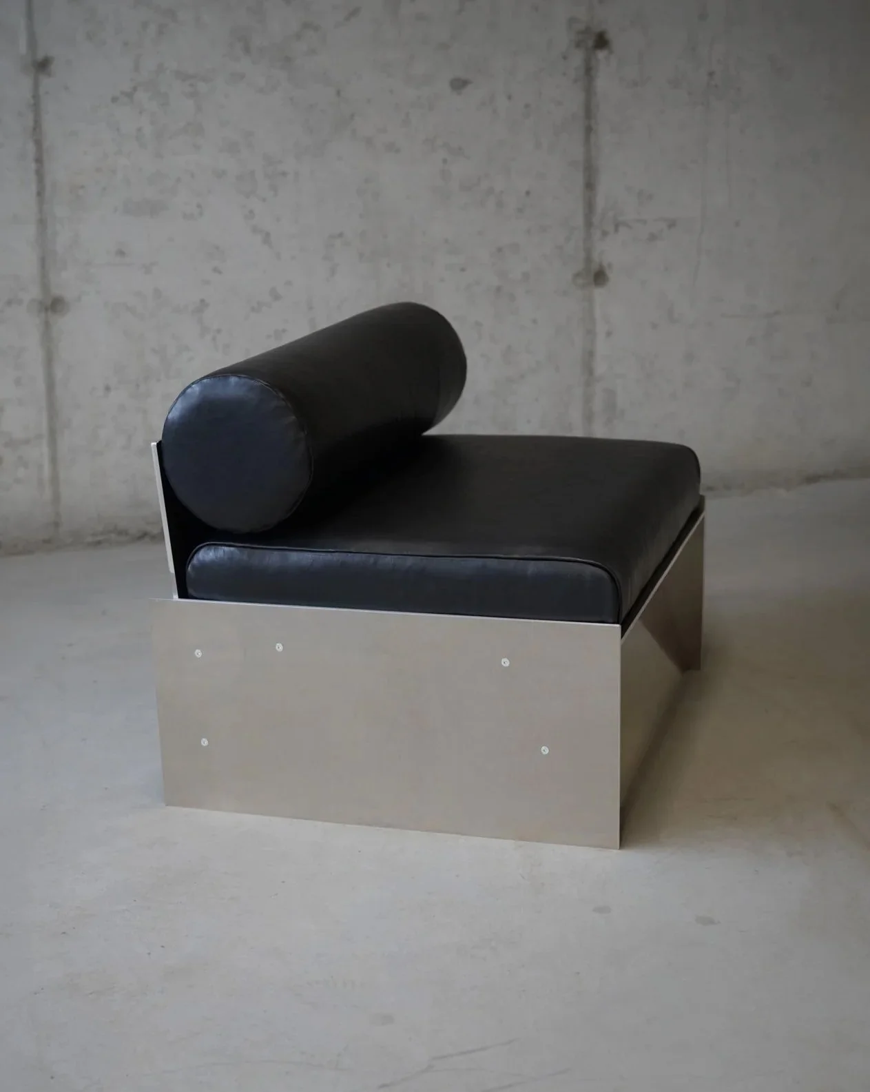 Drone Modular Sofa Chair - 1.jpg