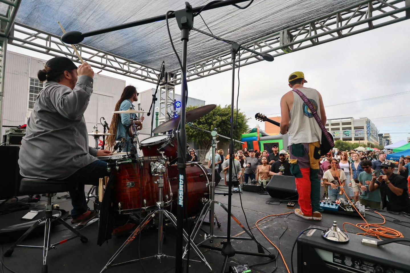 Grateful for everyone who rocked with us &amp; showed us love this year 🙏 

We 💜 YOU

Dope things cookin' rn 🍗 

🎶 🥁 @mattrinome 
🔊 🎸 @bryanprusienskysound
🎸 🎤 @j.frolio 

📷 @calitrippin