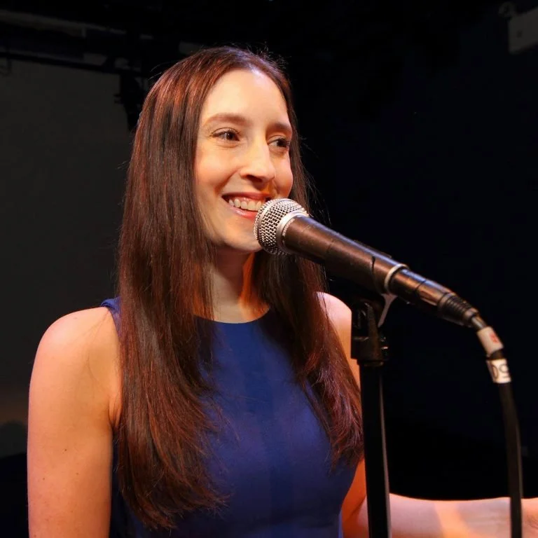 Tara-Bracco-Image-adj-768x768 Without Blue Light_right facing.jpeg