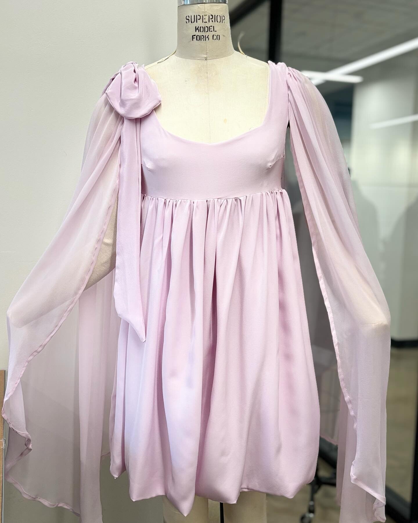 Here is the latest piece of my Dreamscapes collection. A nightgown inspired babydoll dress made of crepe de chine and chiffon. It has a detachable bow and extra flowing sleeves. So happy how this turned out &bull; #fashionstudent #nashvillefashionwee
