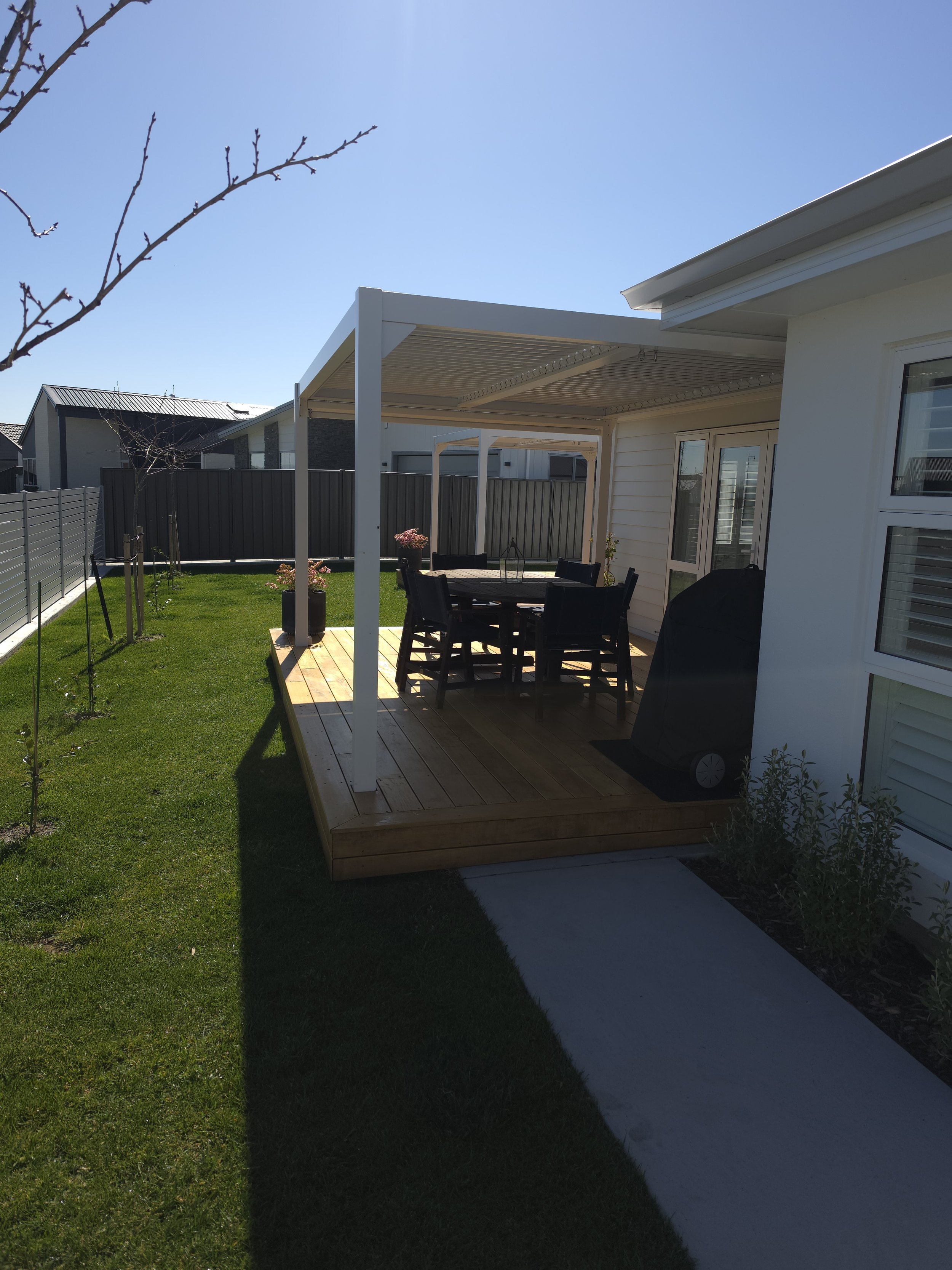 Aluminium louvre pergola by Goodwill C&C