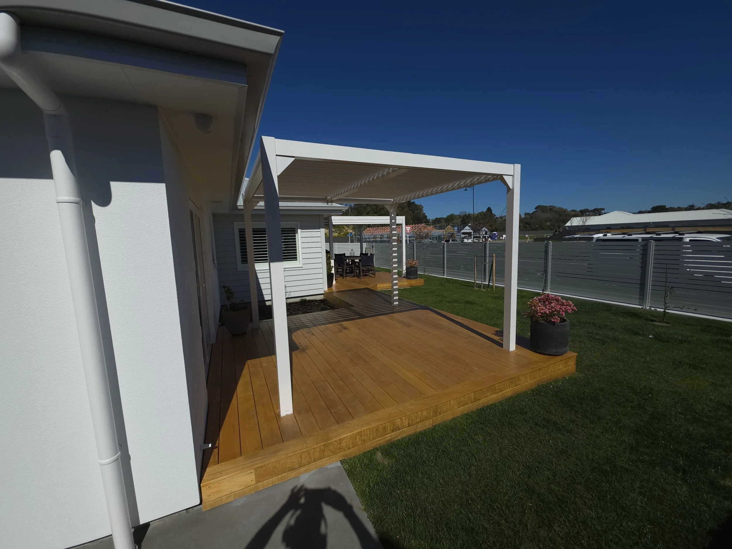 Aluminium louvre pergola by Goodwill C&C