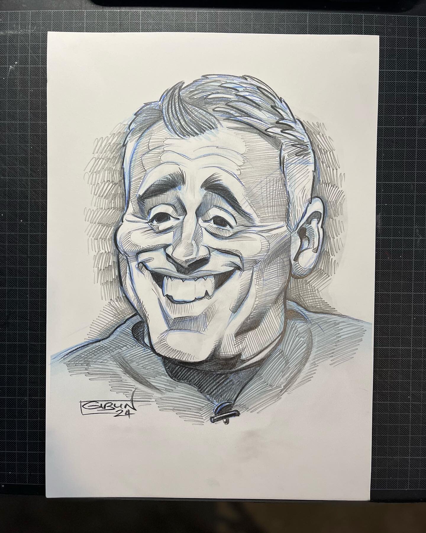 It&rsquo;s been a while since I did some honest to goodness sketching. Here&rsquo;s a little caricature of Matt LeBlanc I drew at the drawing board this morning.

Want to own the original artwork? DM me! 🤙

#mattleblanc #caricature #celebritycaricat
