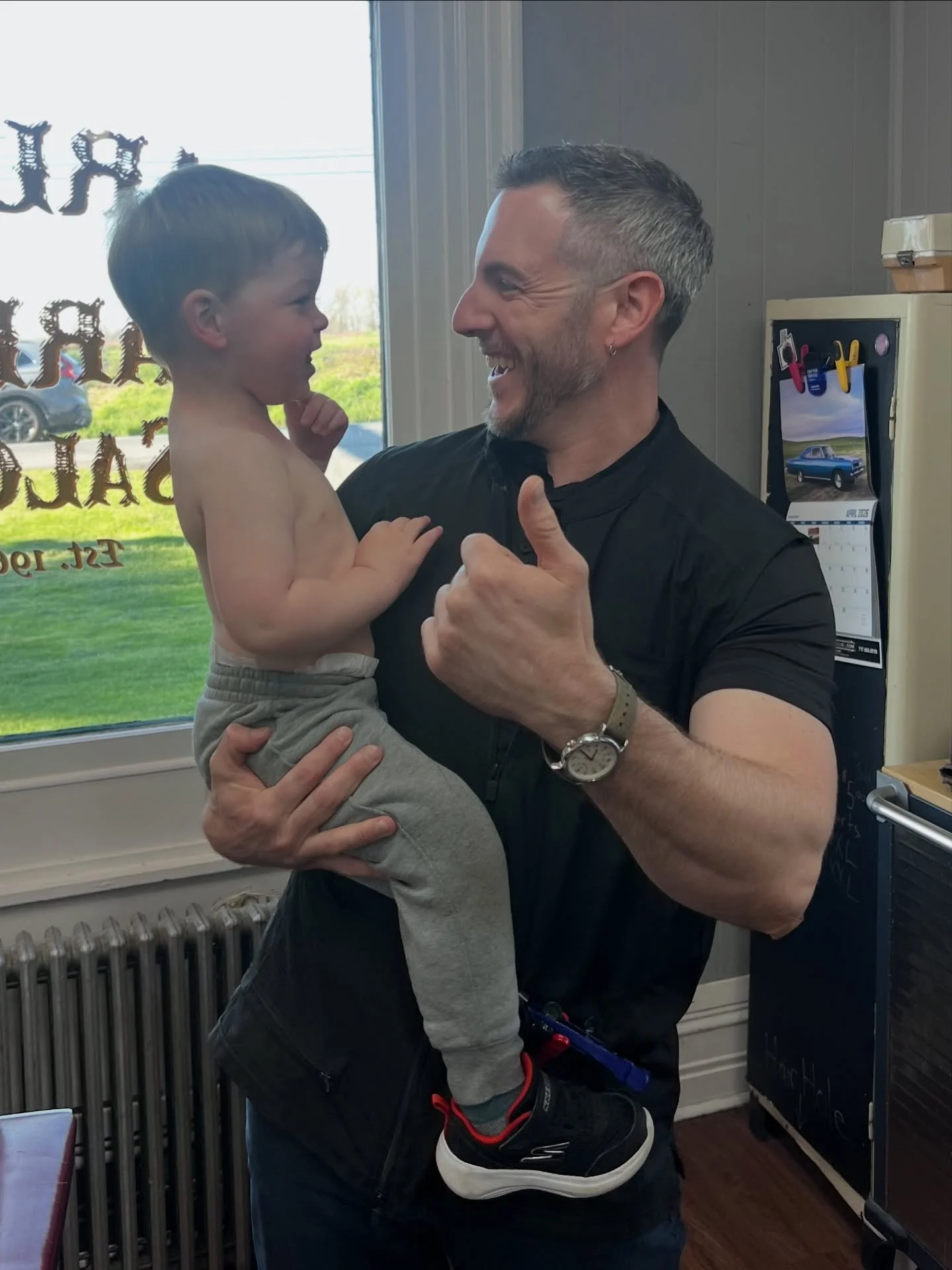 His first big boy haircut&hellip; and the start of a beautiful friendship 🤎✂️
A fresh cut, a little confidence, and a barber he&rsquo;ll grow up with.
Moments like these mean so much. Welcome to the chair, little man 💈