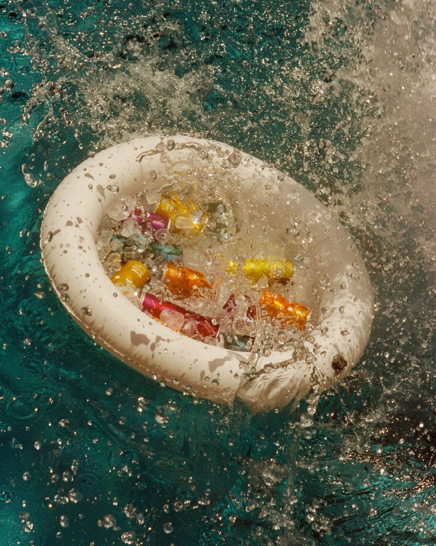 A campaign that feels like summer 💦 @drinkwynk 

Produced by @florencechater &amp; me
Creative Director: @brendanlowry 
Photo: @ethangulley 
Props/Set Design: @sophia_apt 
Video: @jaredbedrejo 
Digi: @bensmith 
HMU: @ciaramaccaroreal x @auroramua__ 