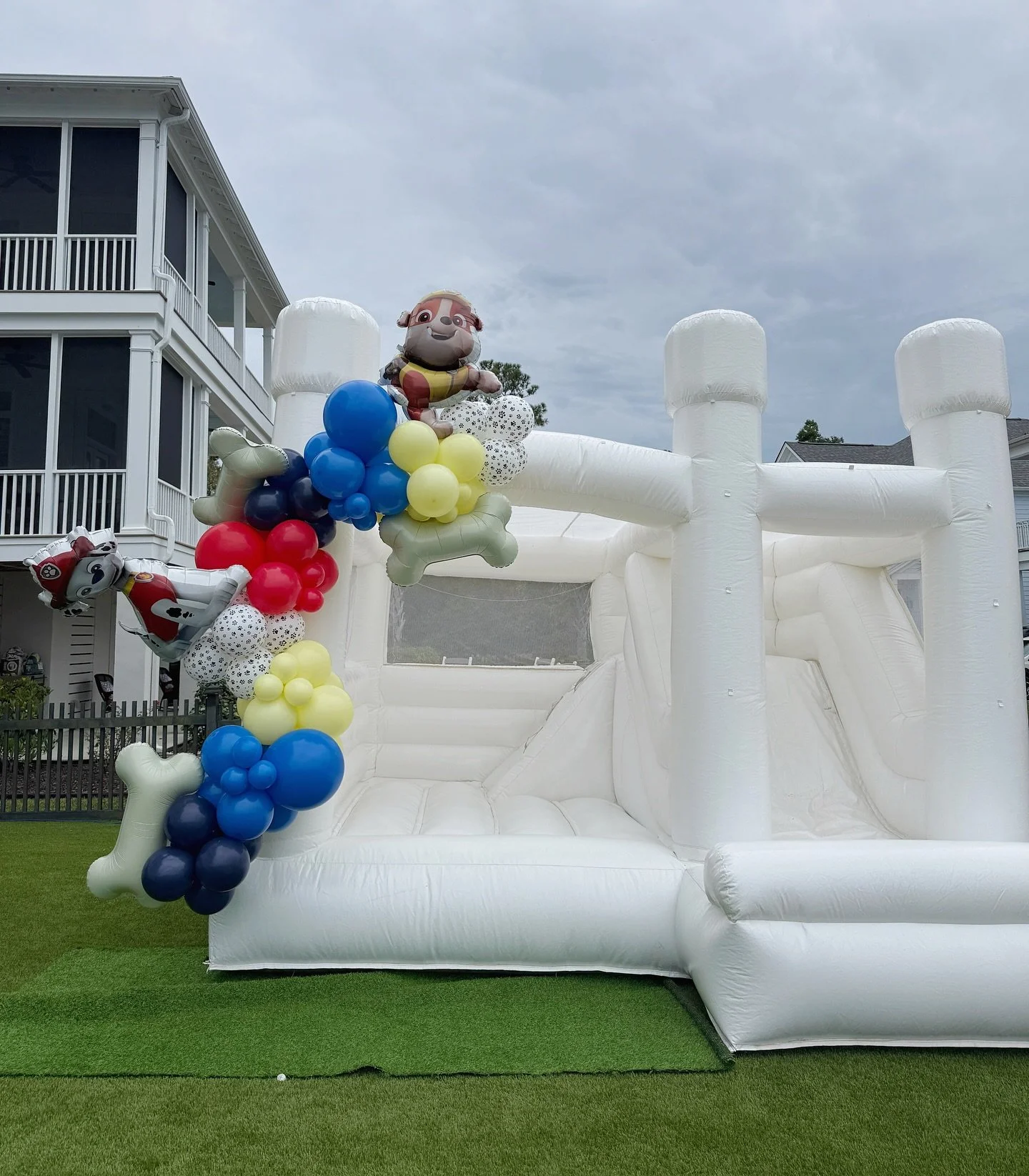 A very Paw Patrol 🐾 party for a very special 4-year-old!!! 

❤️💙💛

#charlestonparties #mtpleasantparties #mtpleasantkids #mtpleasantlocal #mtpleasantsc #mtpleasantballoons