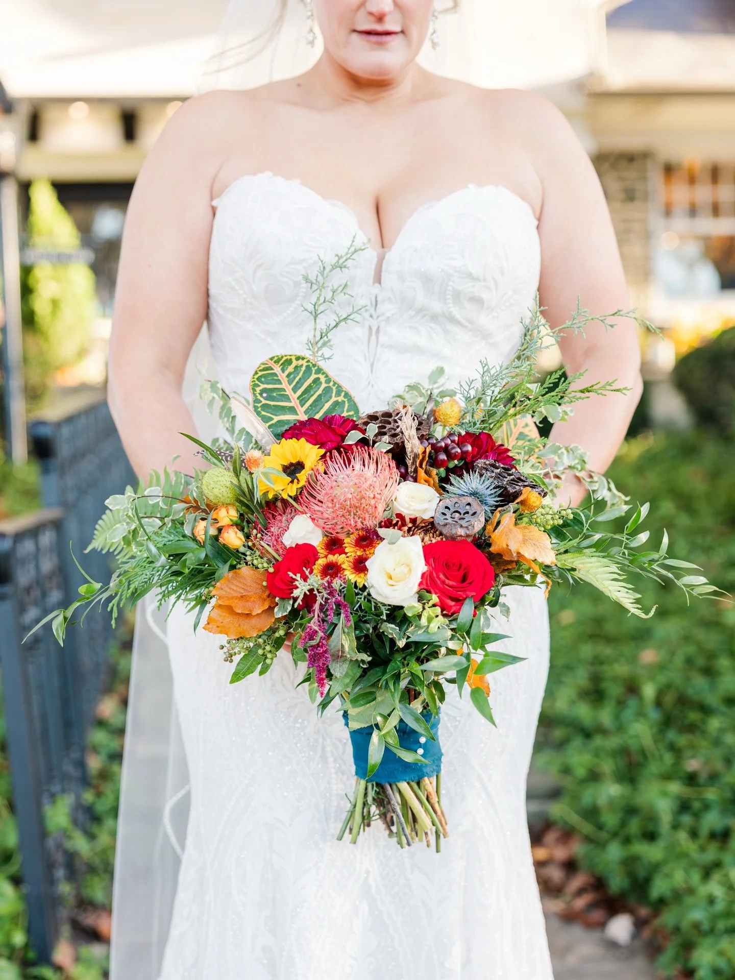 A moment for these FLORALS! 😍💐 

&bull;
&bull;
&bull;

#mdphotographer #harfordcountymaryland 
#baltimorecountymaryland #marylandfamilyphotographer #familyphotographer