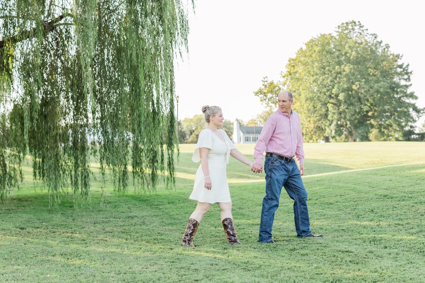 An early fall engagement 🌿

&bull;
&bull;
&bull;

#mdphotographer #harfordcountymaryland 
#baltimorecountymaryland #marylandfamilyphotographer #familyphotographer