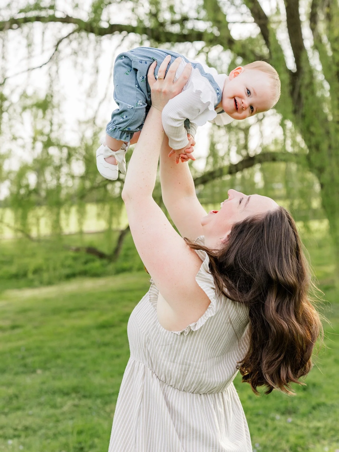 Flying baby is always a hit 🥹

&bull;
&bull;
&bull;

#mdphotographer #harfordcountymaryland 
#baltimorecountymaryland #marylandfamilyphotographer #familyphotographer
