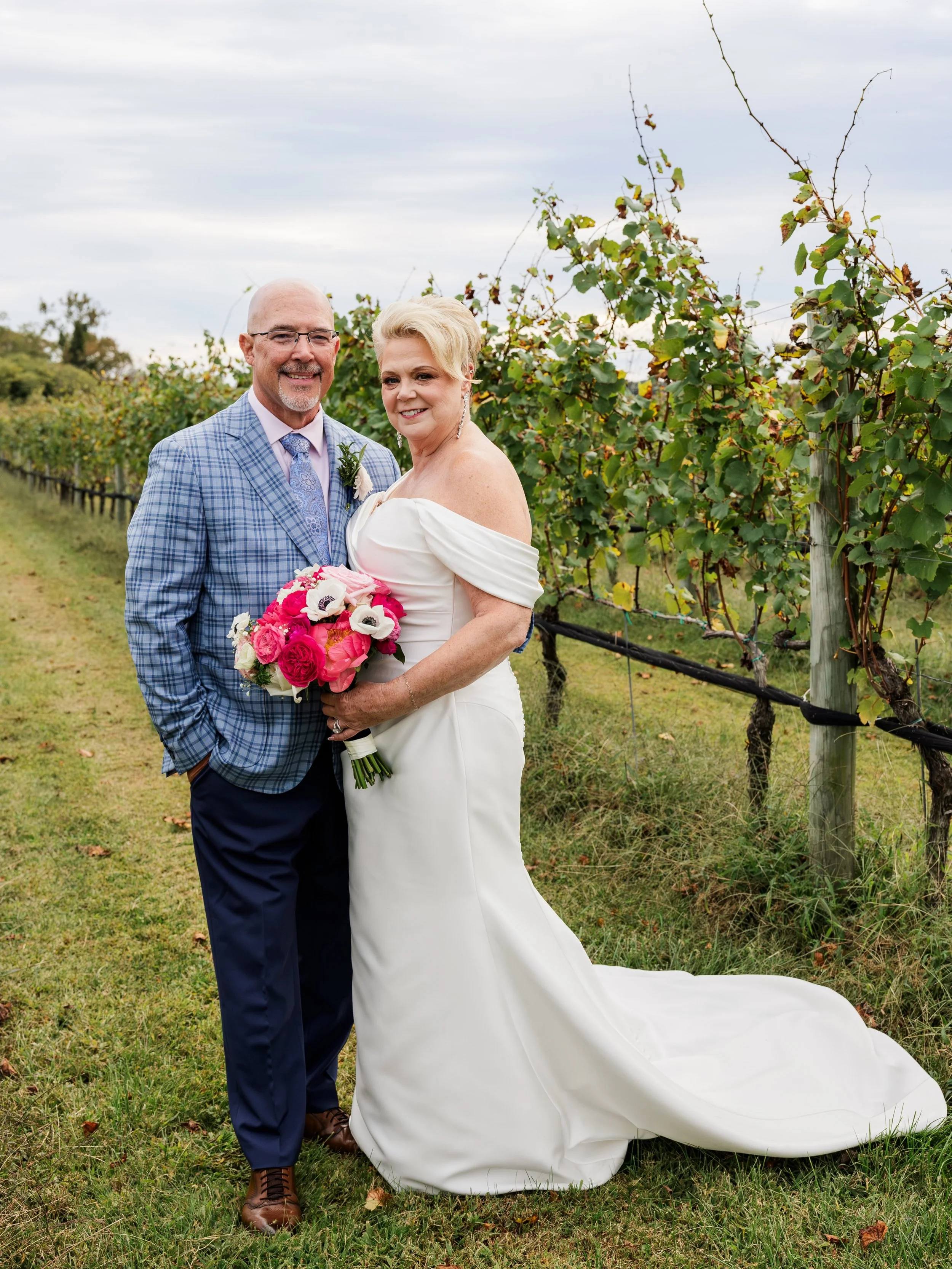 Sundays are for sneak peeks! Such a beautiful day we had yesterday for S+T 💍🍾🥂

&bull;
&bull;
&bull;

#mdphotographer #harfordcountymaryland 
#baltimorecountymaryland #marylandwedding #marylandweddingphotographer