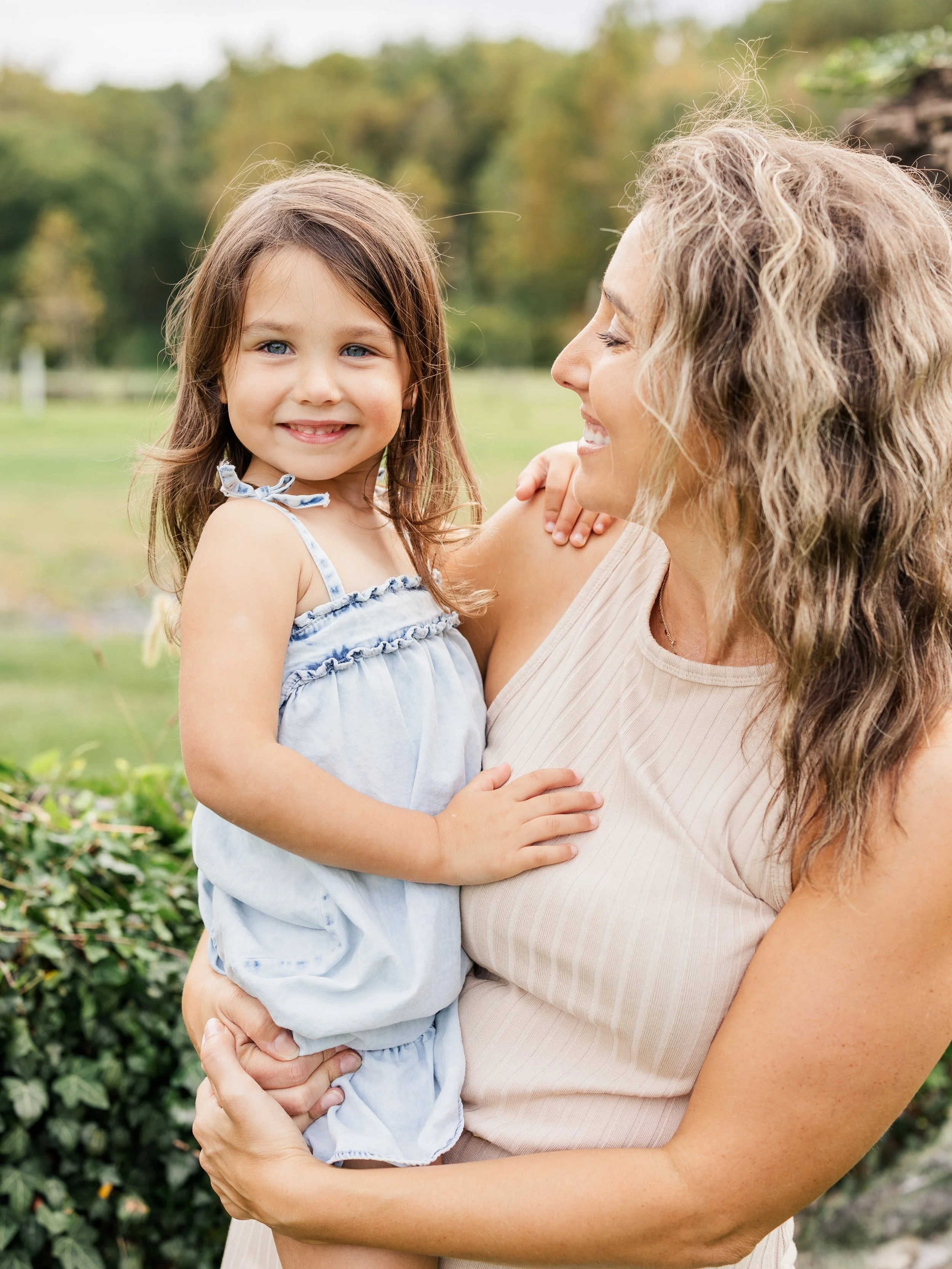 Mama &amp; her mini 💖

&bull;
&bull;
&bull;

#mdphotographer #harfordcountymaryland 
#baltimorecountymaryland #marylandfamilyphotographer #familyphotographer