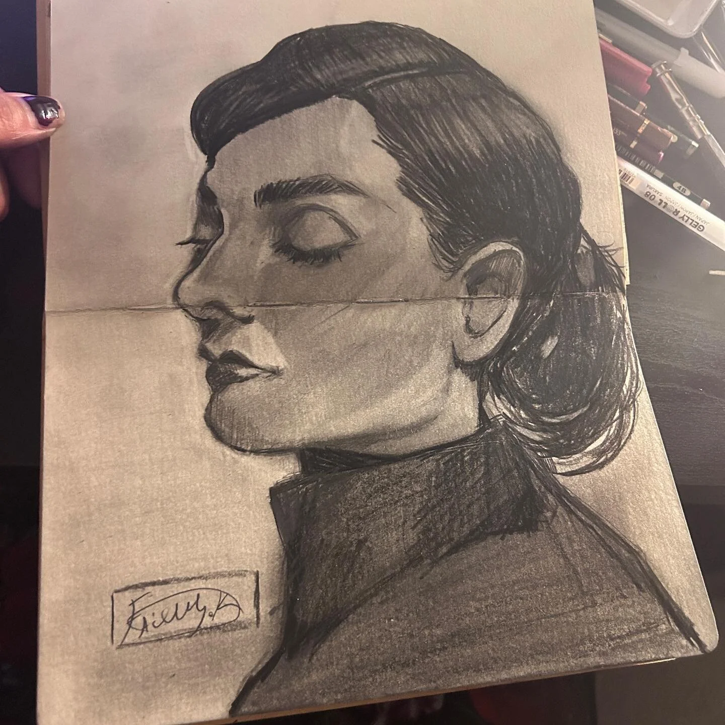 Hello everyone I hope you&rsquo;re all well. I had to do a lot of self reflection these last few months. I lost and gained a lot. And I feel I am in a comfortable position in this moment. And I hope to grow more. 

#sketchbook #sketch #art #drawing #