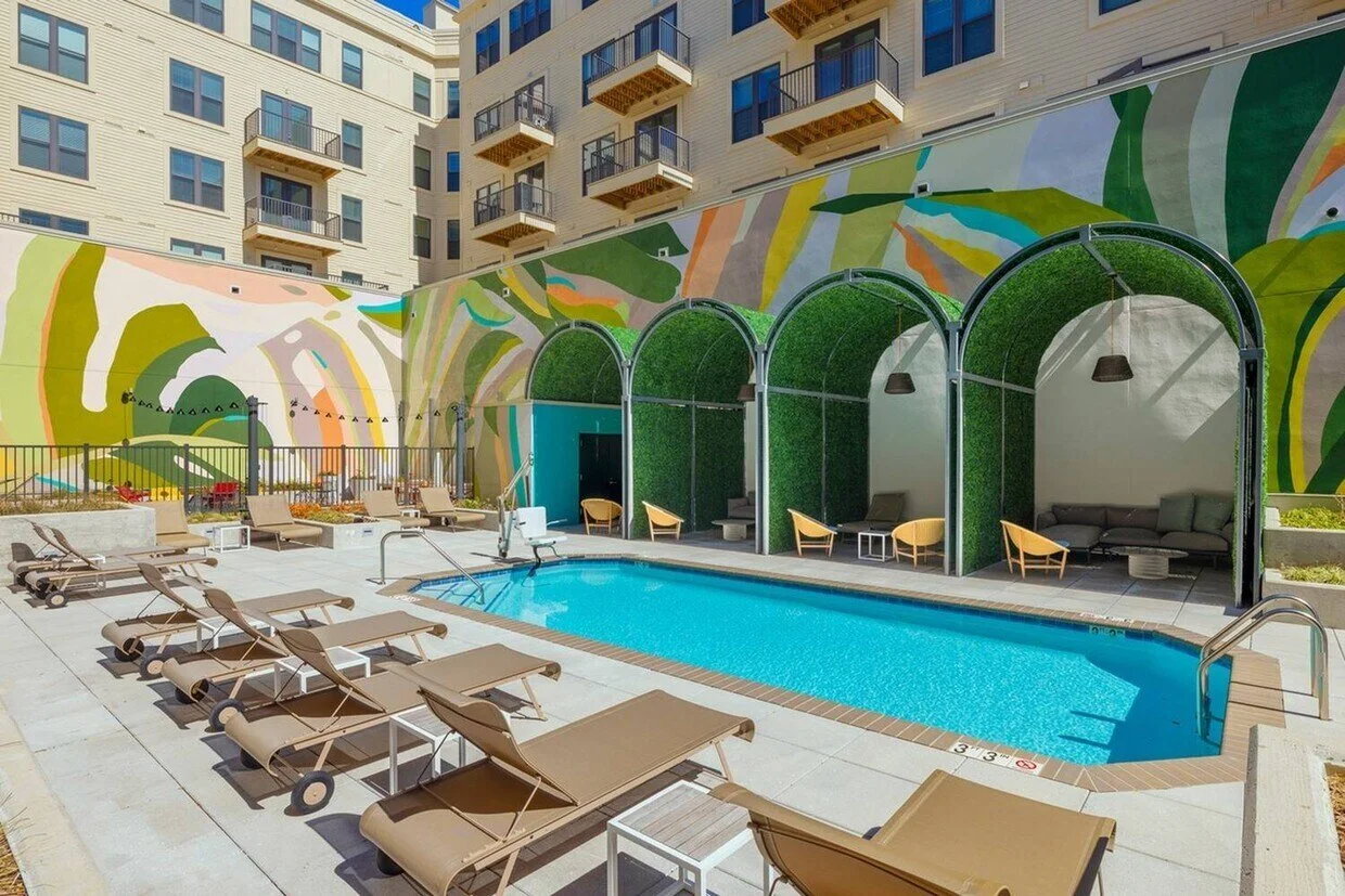 the-vale-washington-dc-thevaleamenitiesswimmingpoolandmuralrayc.jpg
