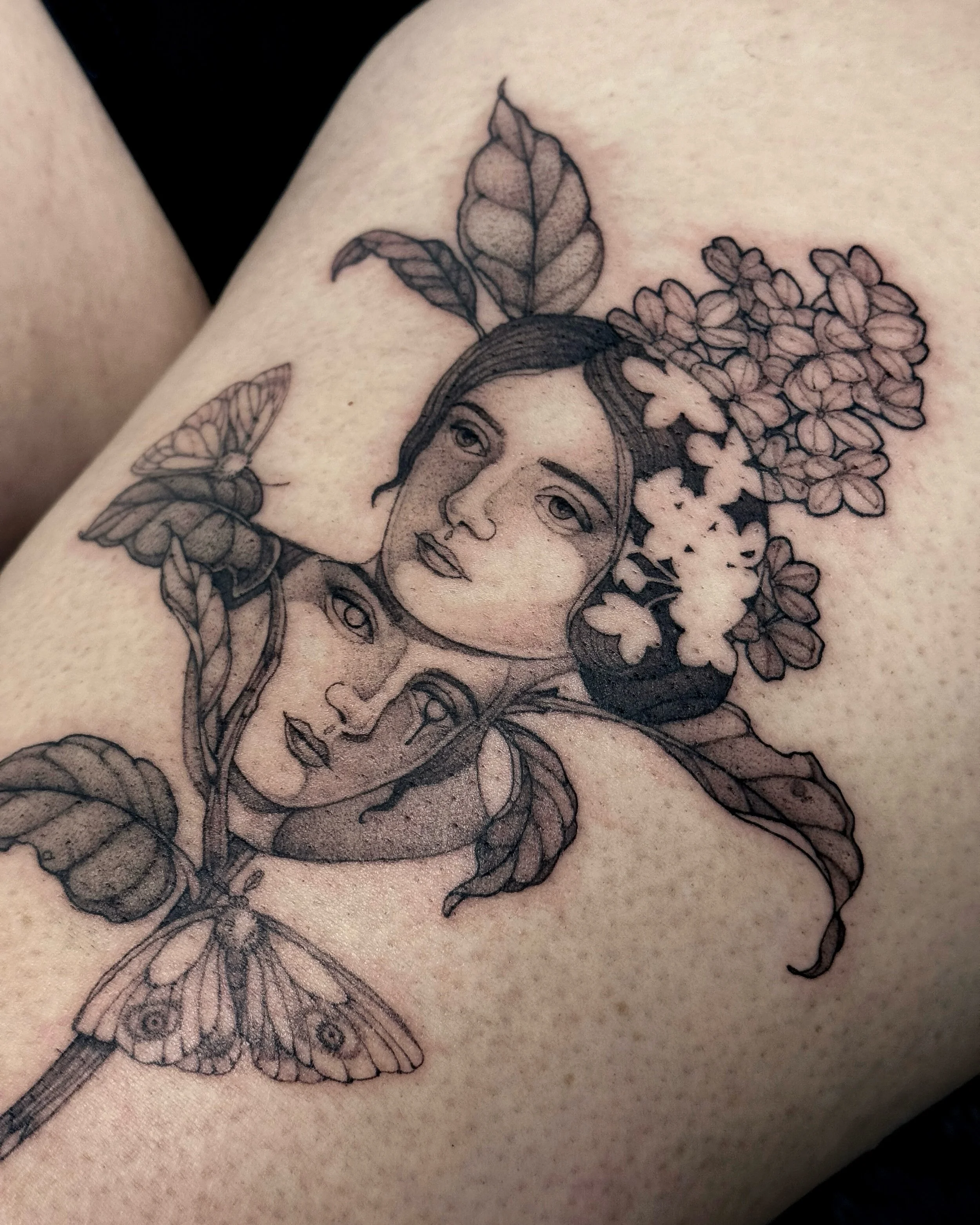 This design is based on an old flash from 2024 mixed with my lilac flash (which is still available in my highlight &laquo;&nbsp;flashs&nbsp;&raquo;)

Cette composition repr&eacute;sente le fait de laisser la d&eacute;licatesse adoucir la rivalit&eacu