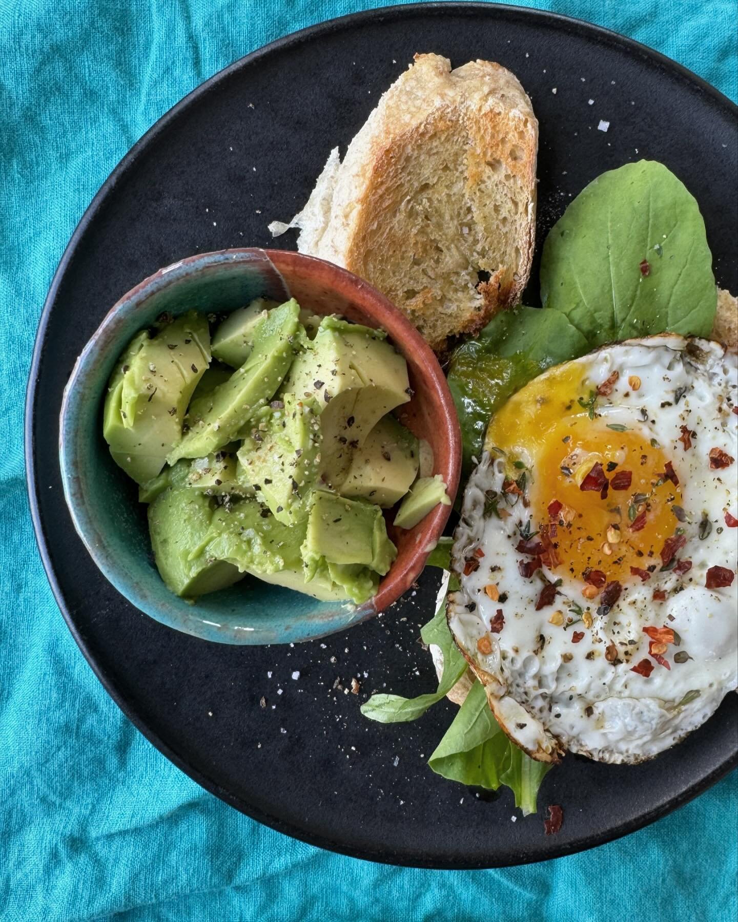What Saturday tastes like! My post farmers market meal included a farm fresh egg on sourdough with mesculin, thyme, red pepper flakes. The beauty of this dish are the fresh, simple ingredients. And my favorite standbys, Vietnamese peppercorns and fle