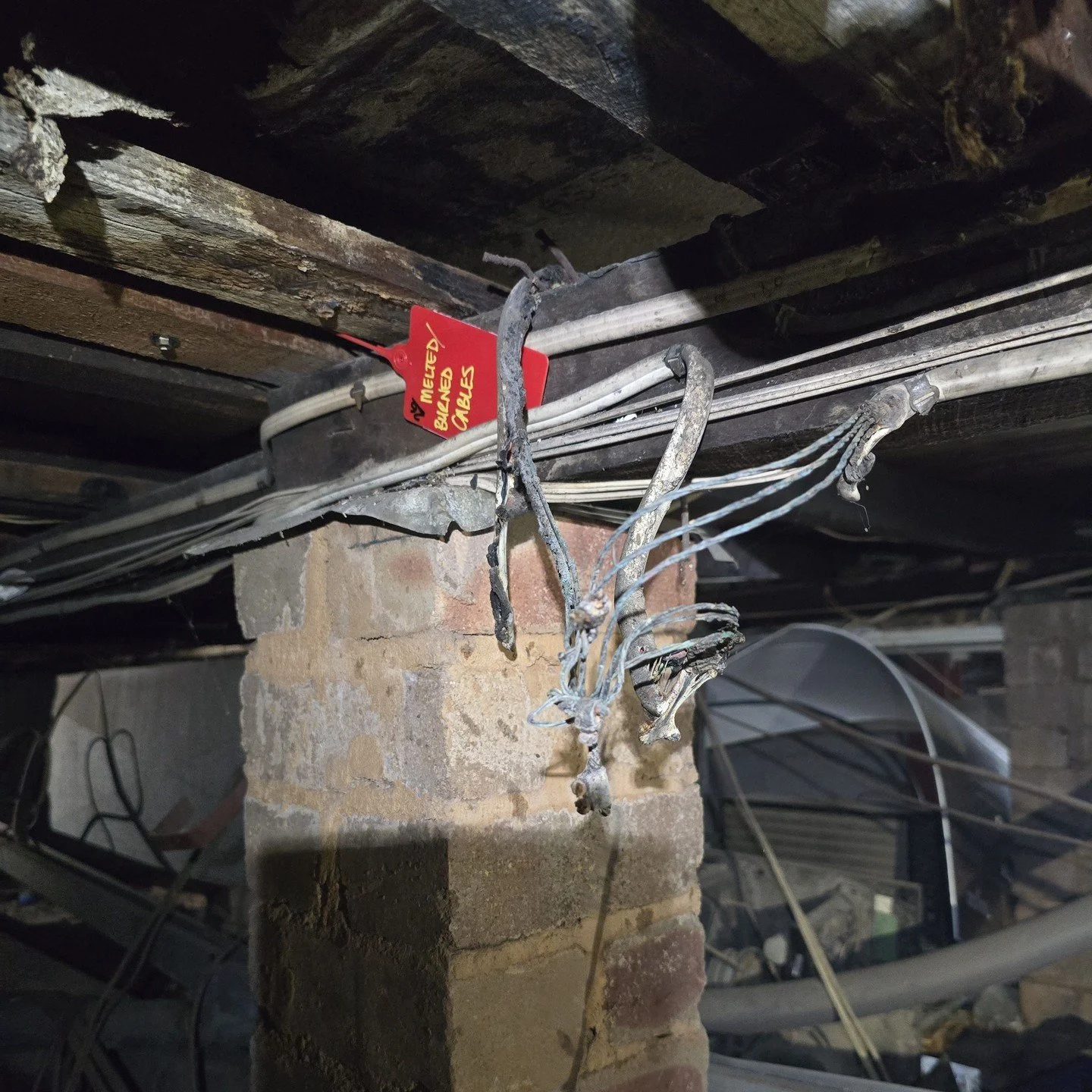 These cables? Yeah, they&rsquo;ve flatlined.⁠
But we&rsquo;re bringing this whole setup back to life, Arconex style.⁠
⁠
#ArconexCrew #CableResurrection #NotDeadJustDormant #ElectriciansDoItBetter #WorksiteGlowUp #TeamArconex⁠