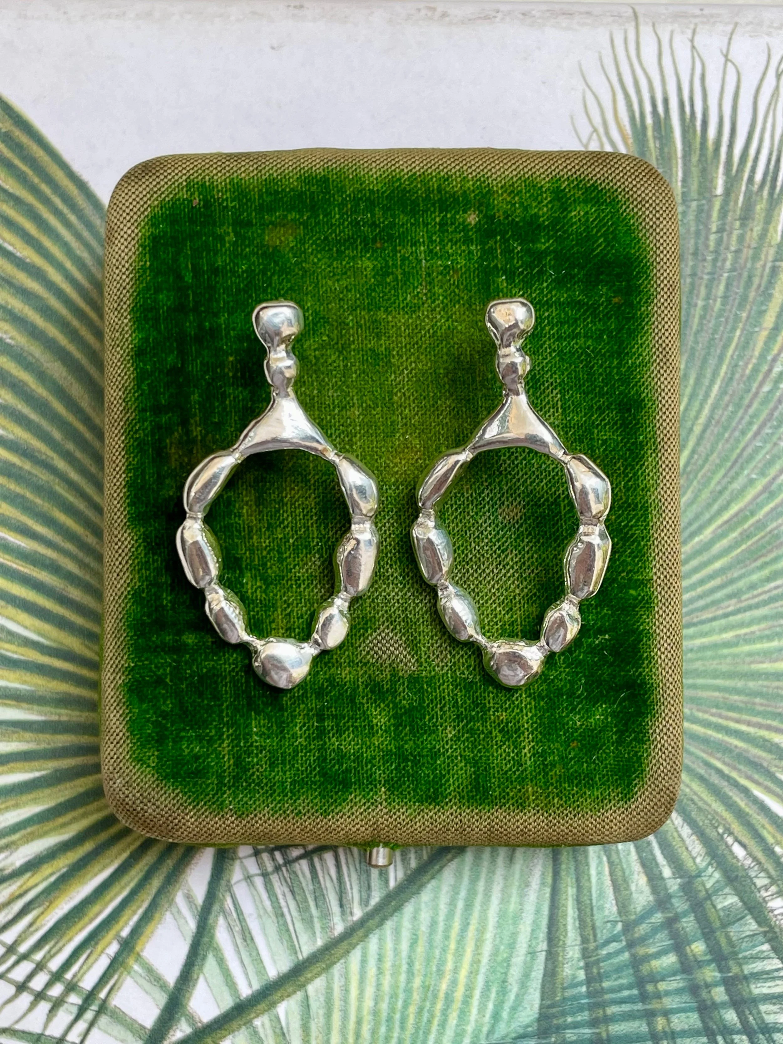 musa earrings green.jpg