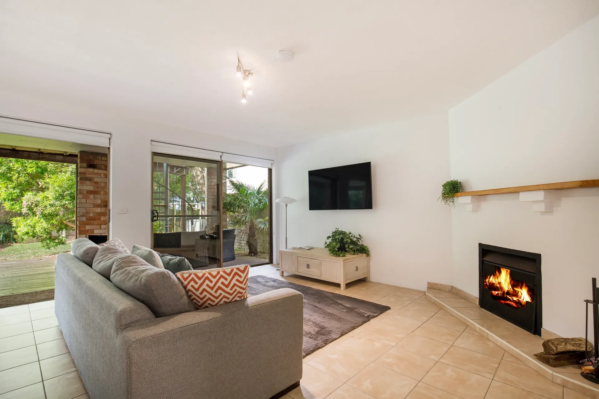 house 2 lounge 2 .webp
