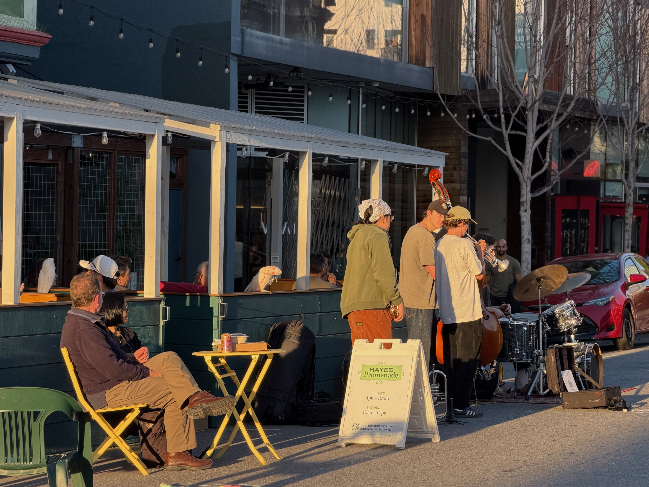 Live Jazz: Lucas Davis Trio