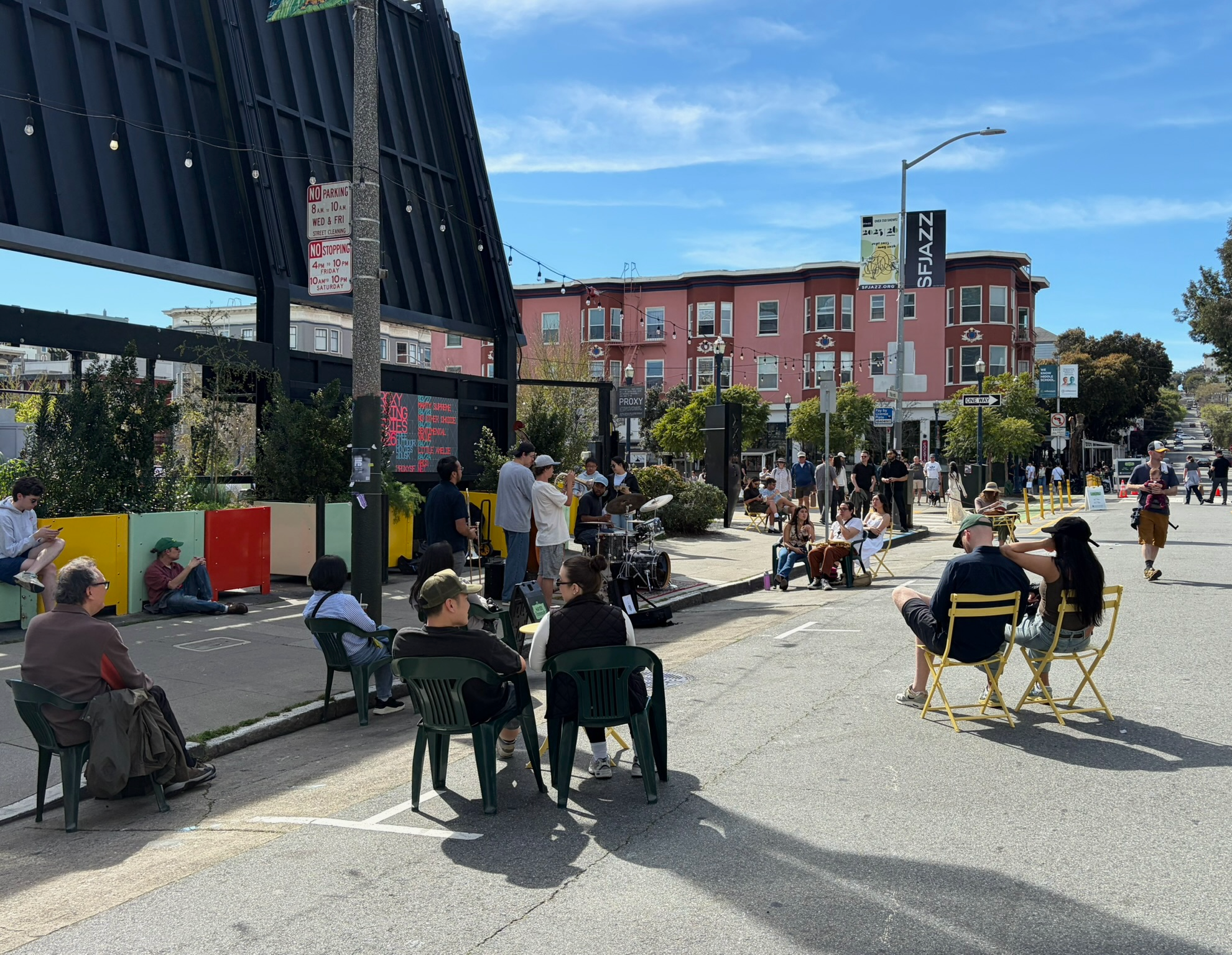 Live Jazz: Lucas Davis Trio