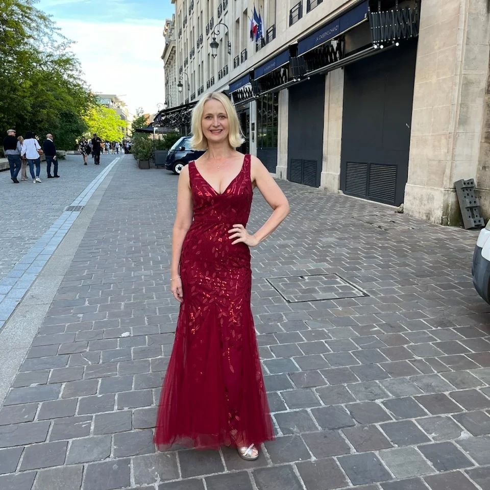 Red carpet ready in Reims!❤️

#filmfestival #filmactress #redcarpetstyle #amberpaul #reimsfrance