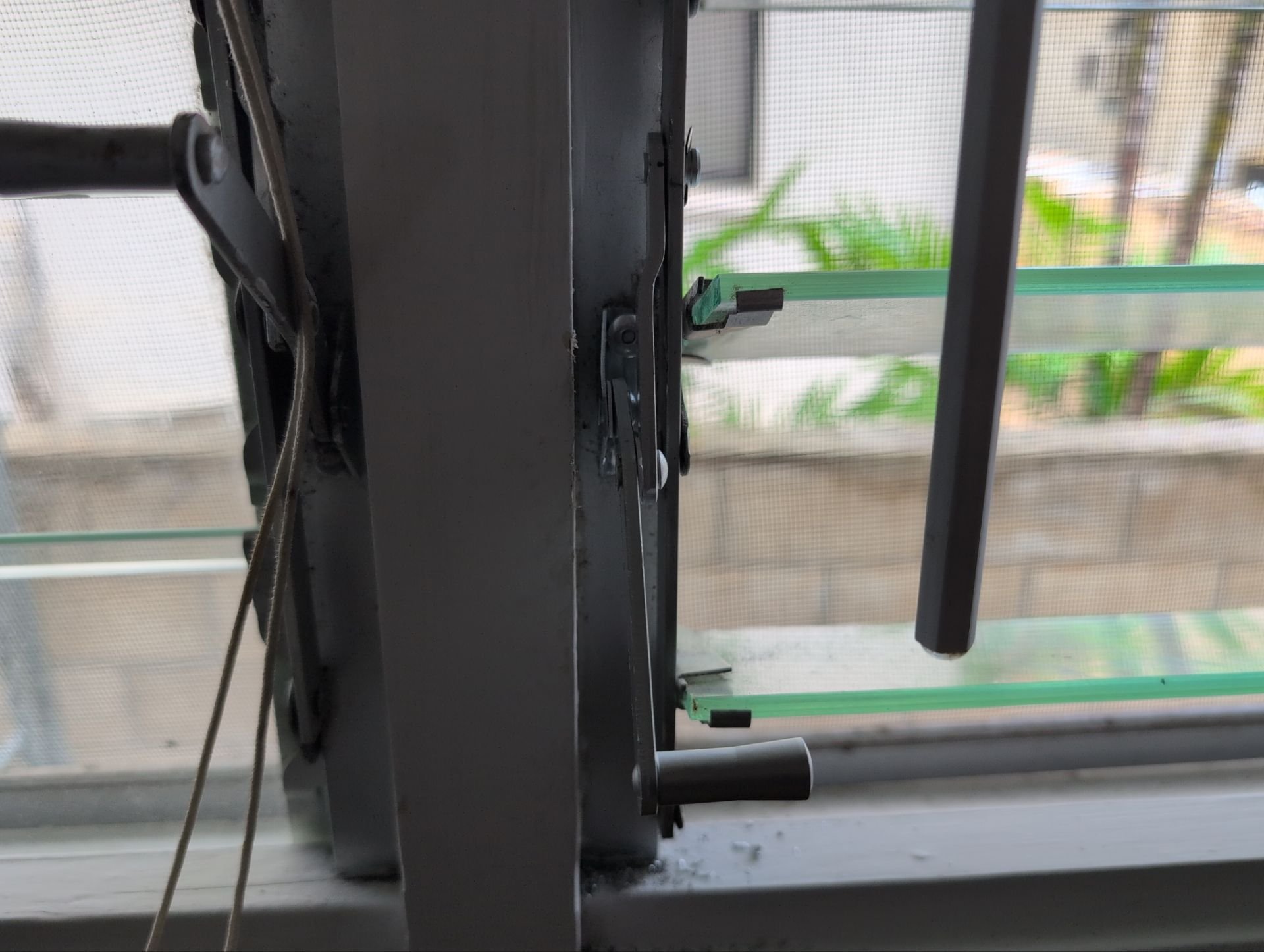 Jalousie operator replaced