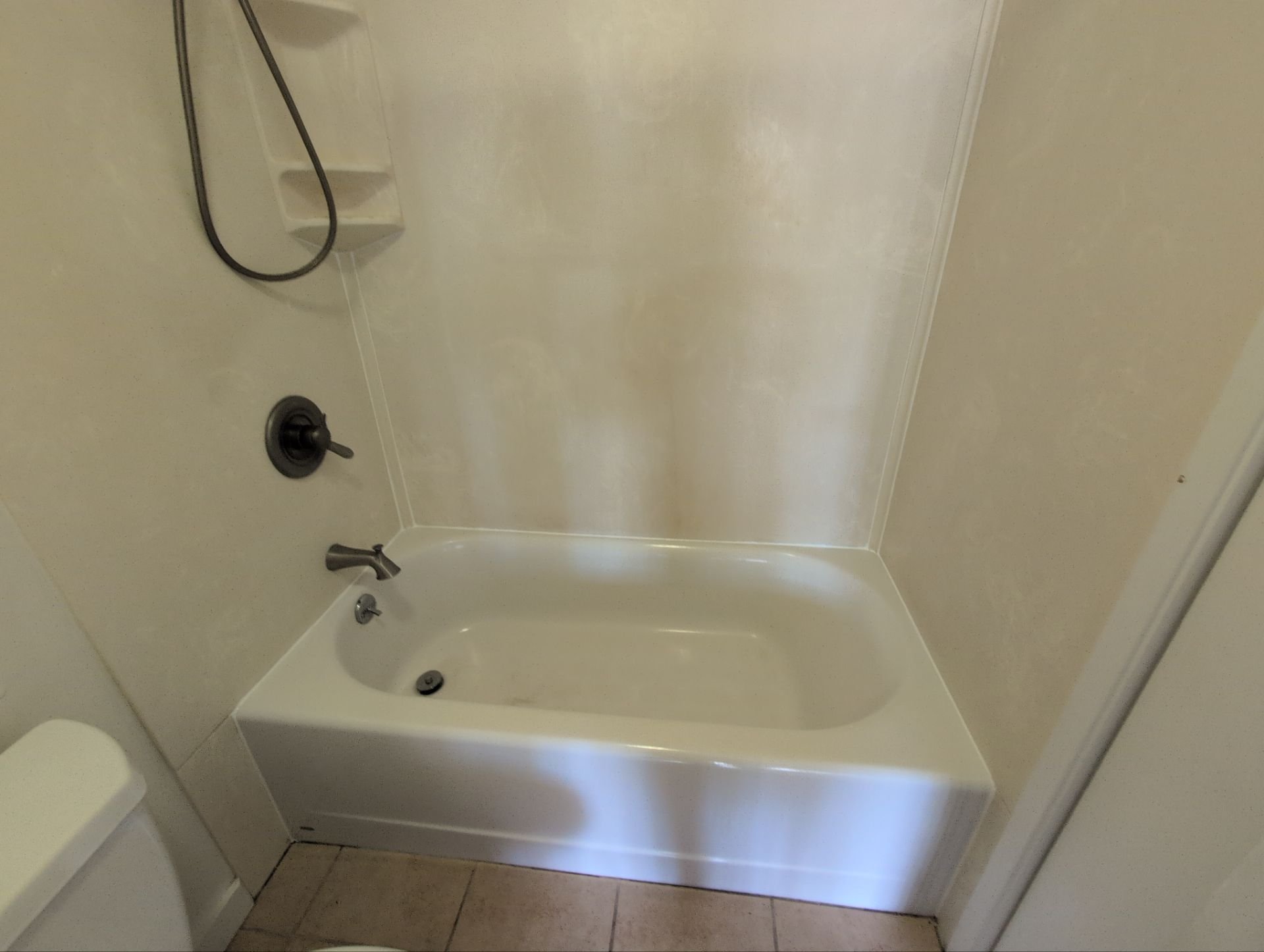 Closet door repair & bathtub re-caulk