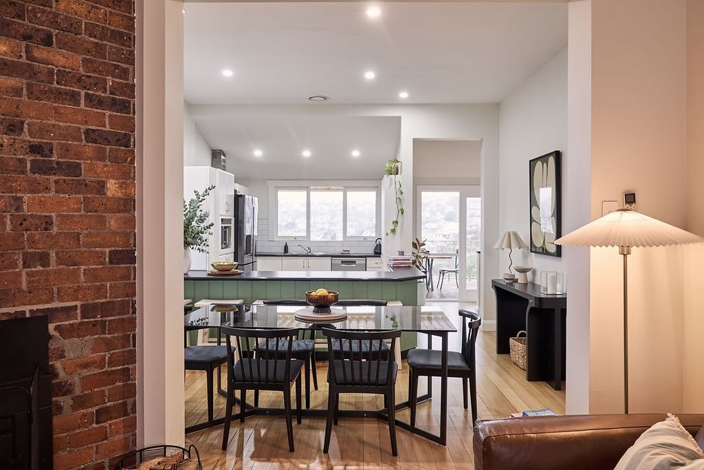 What a space for an escape. This big beauty sleeps 10 comfortably with separate living spaces, outdoor couches, a large undercover dining space, swing set for the kids and we welcome pups 🐶! An all rounder in West Launceston. We can&rsquo;t wait to 