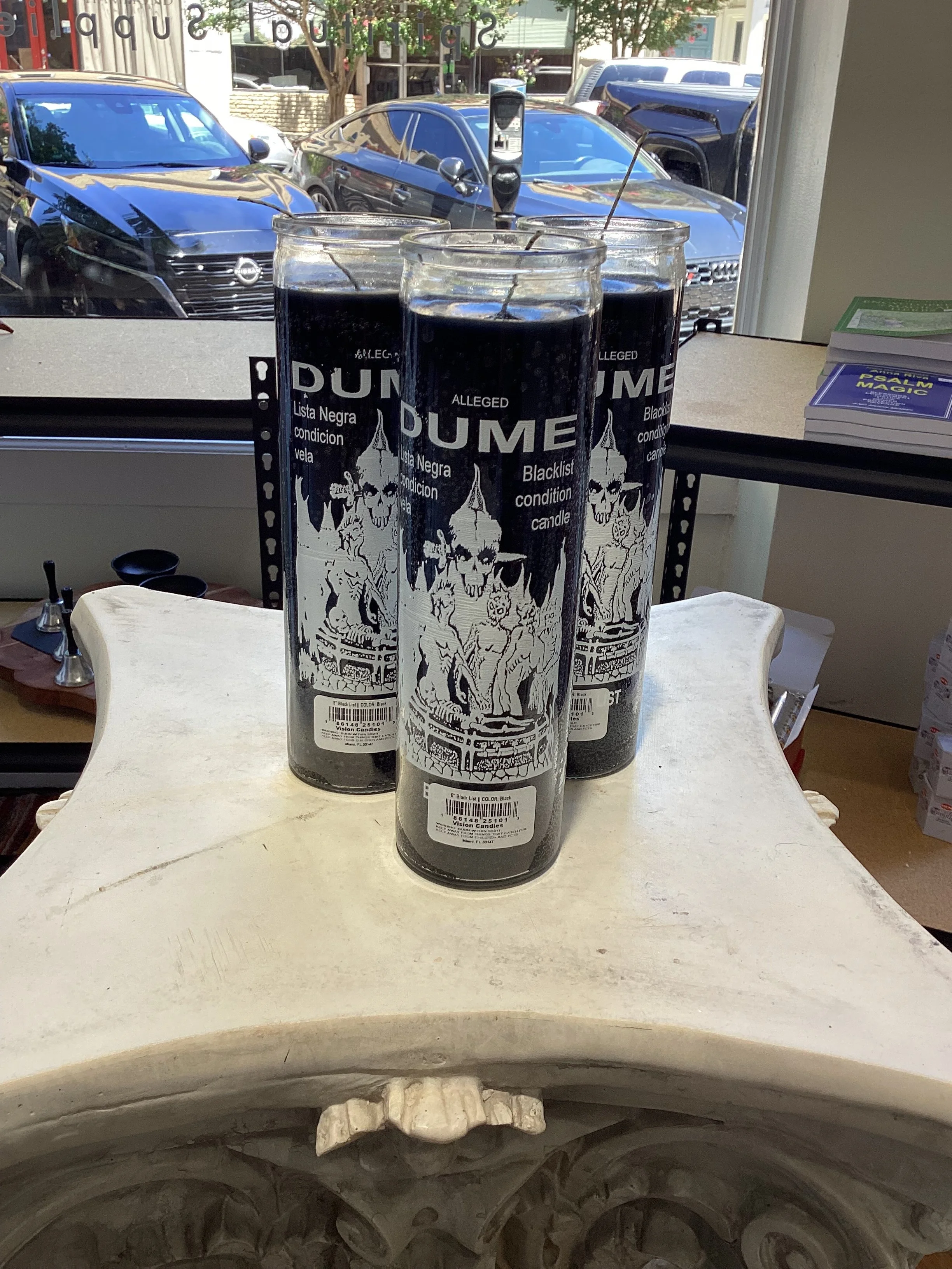 DUME candle