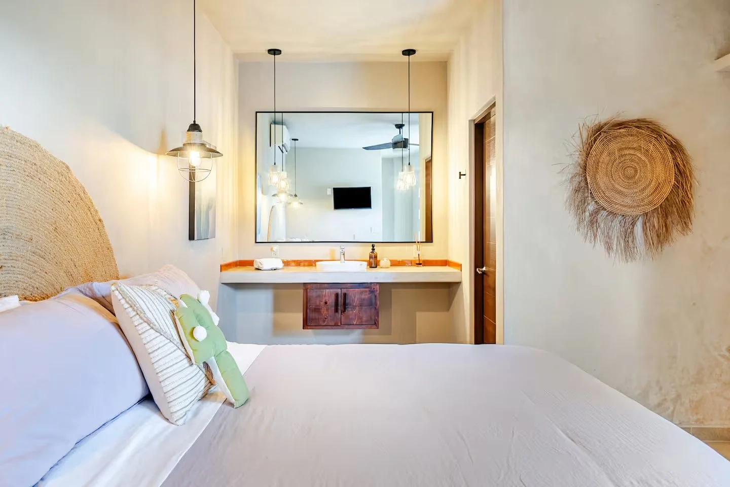 Airbnb Photoshoot 45.jpeg
