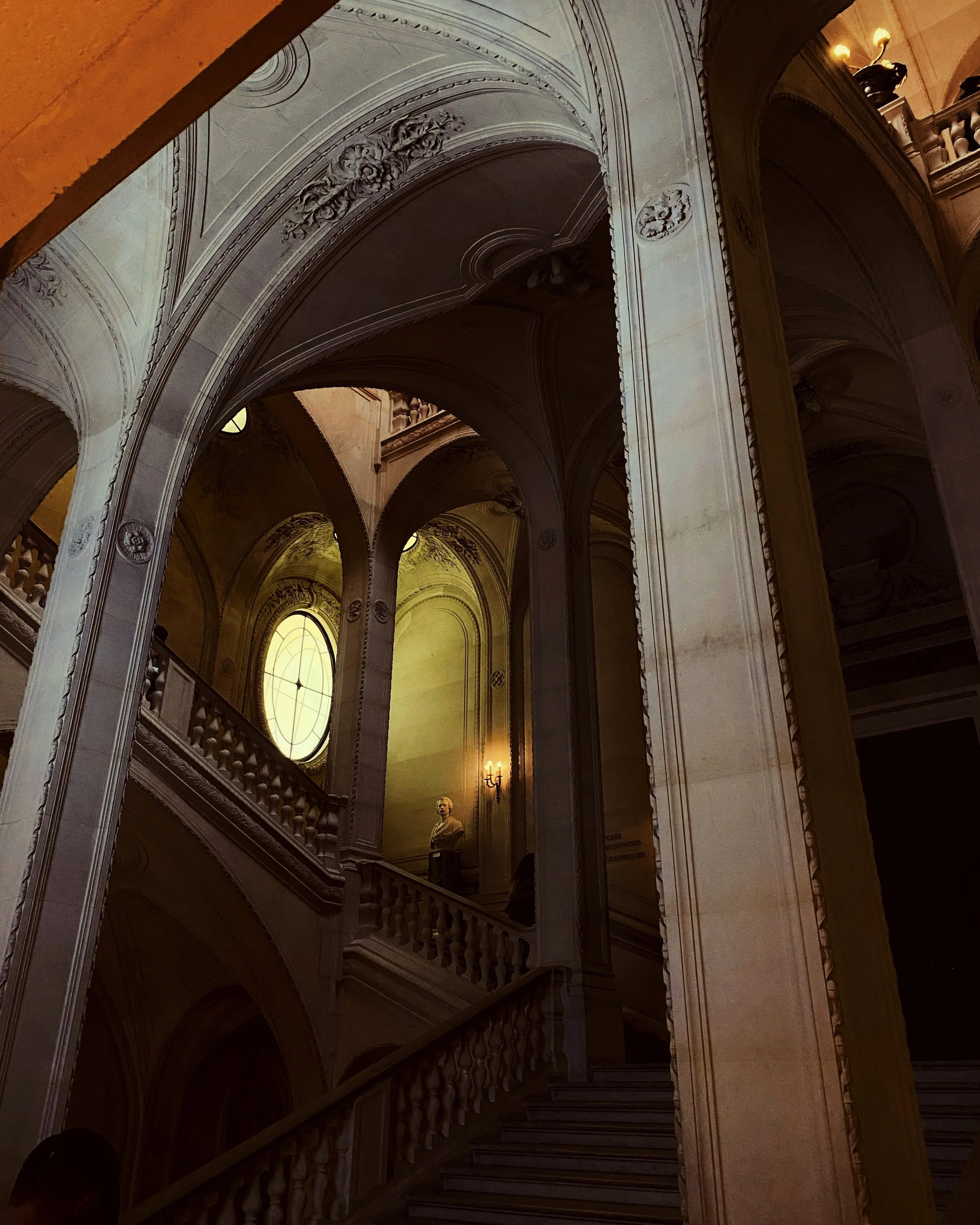 louvre.jpg