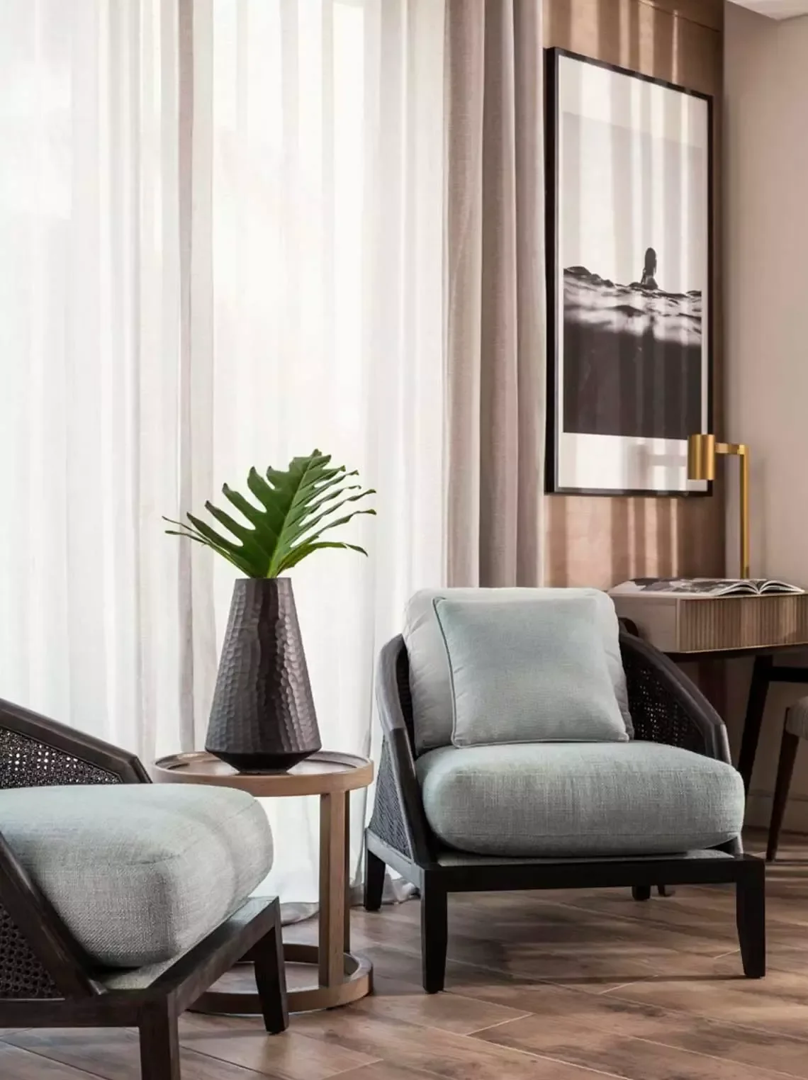 oolsg-accomodation-private-villa-master-berdroom-seating-detail.webp