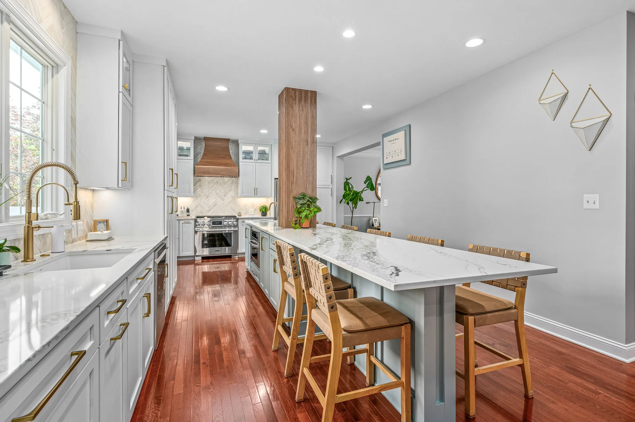 5904 Berryville Ct-2.jpg