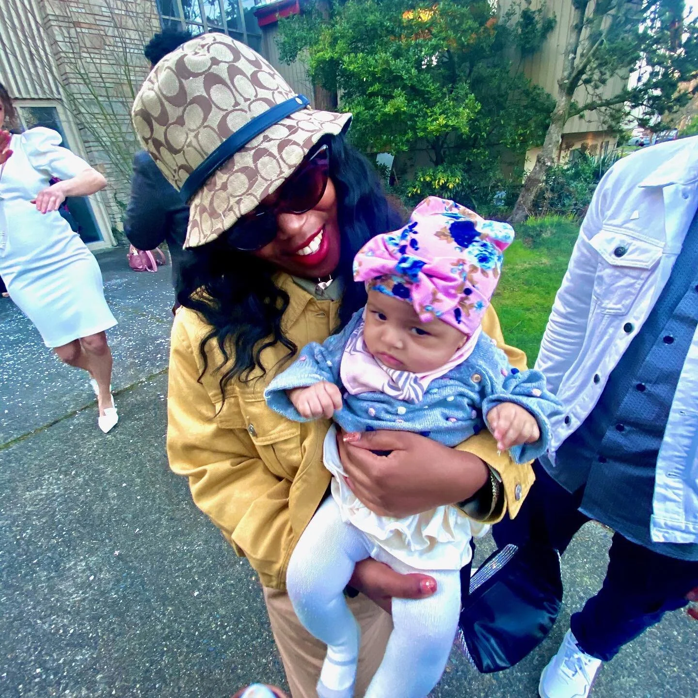 Happy Mother&rsquo;s Day🦋💐 Feeling so blessed to have so many wonderful mothers in my life💖 
Thank you all for your love and support on this mom journey of mine💖 couldn&rsquo;t have asked for a better mom squad 🦋💐💖🌹🥂