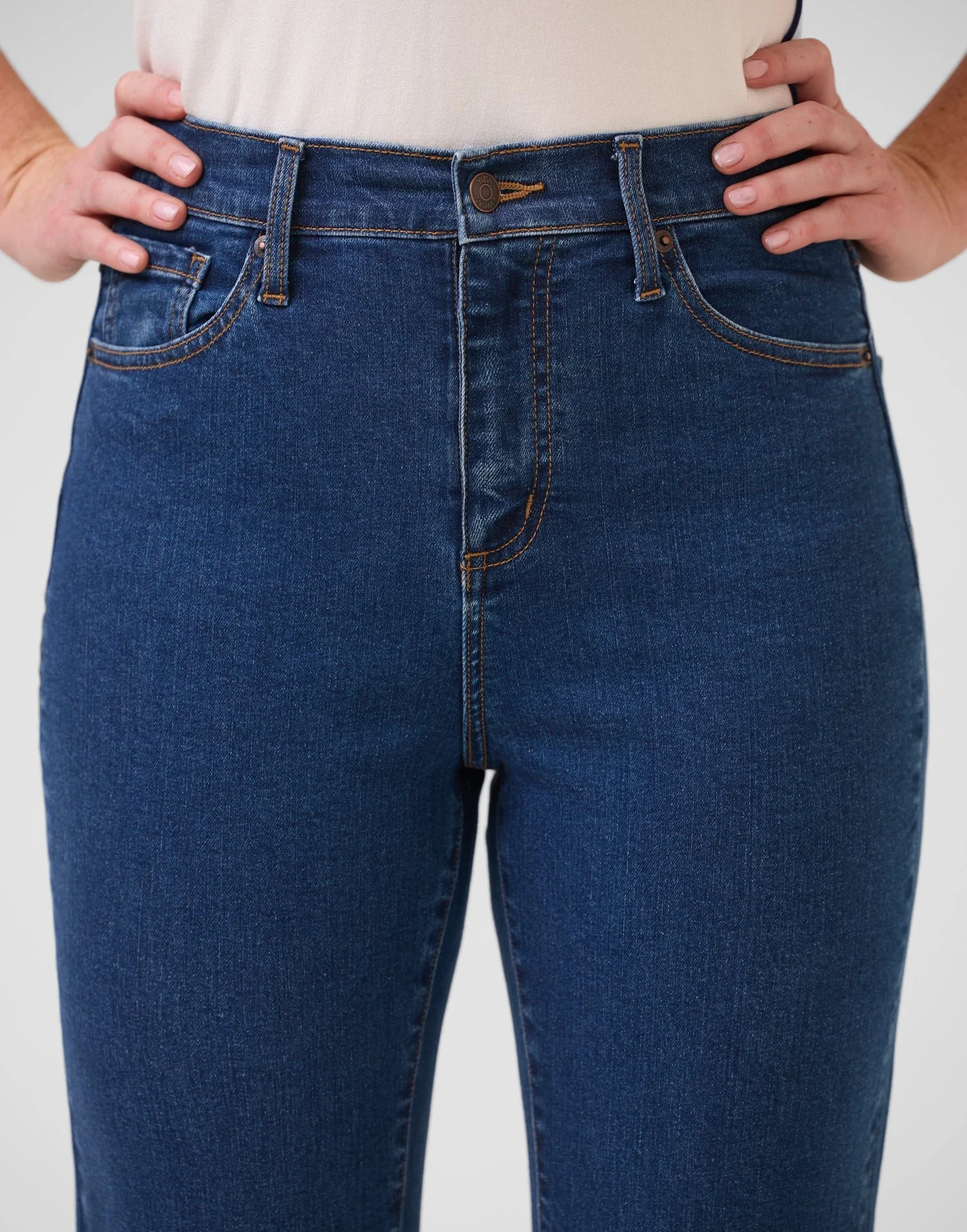 FW25-26 Yoga Jeans Chloe - Heritage Blue 2.jpg