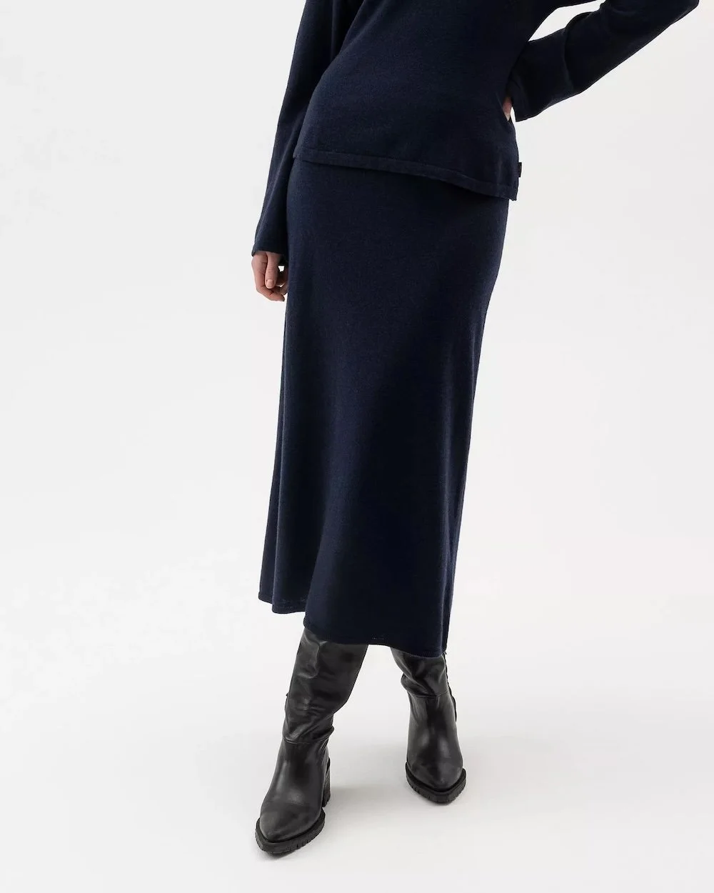 FW25-26-Holebrook-Wendela-Skirt-3 copy.jpeg