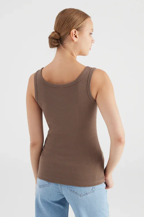 SS26 - Olivia Tank Taupe - Back.webp