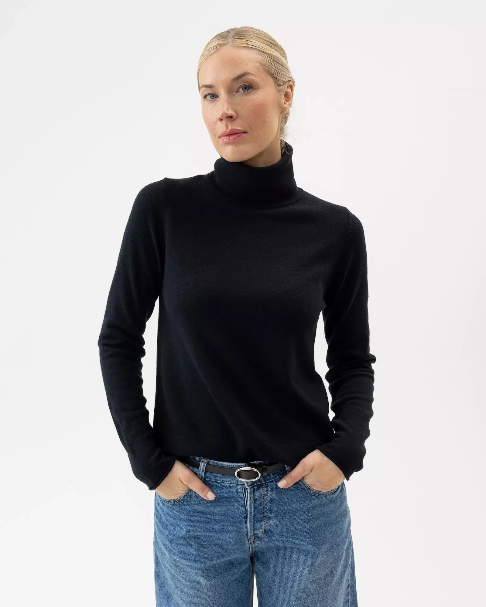 Holebrook_Renata-Turtle-Neck_A62413_999_1.jpeg