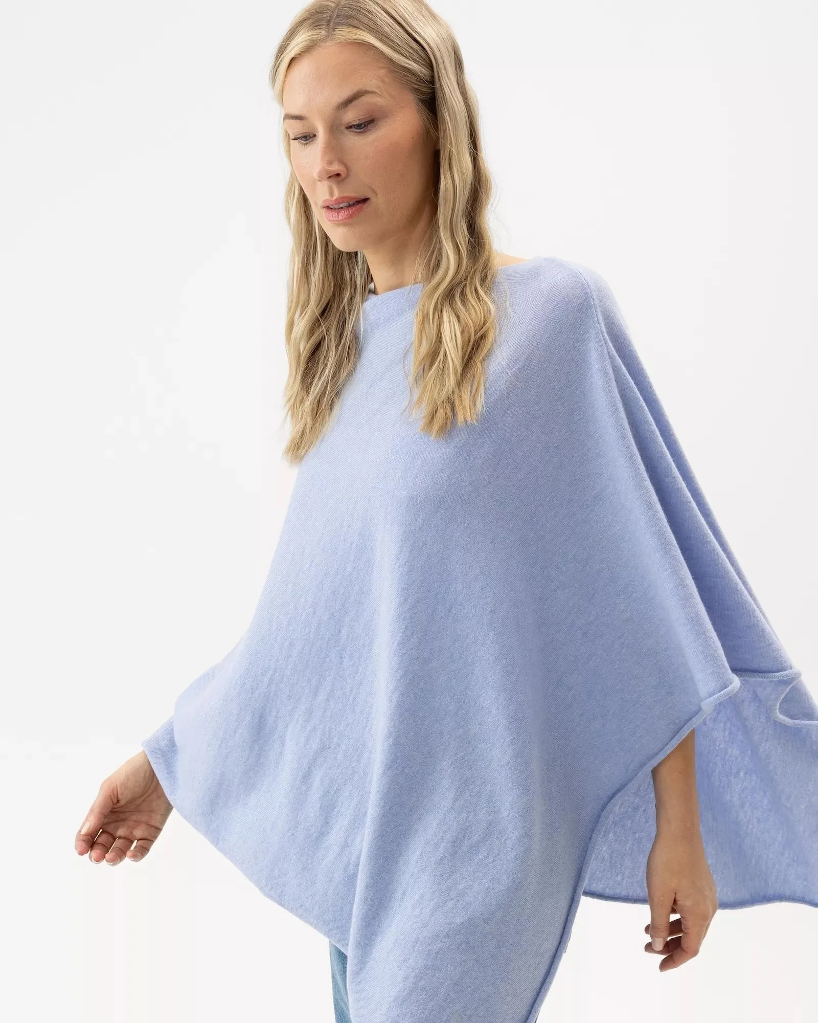 Holebrook_Sofie-Poncho_422437_202_3.jpeg