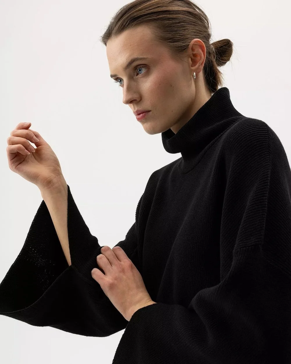 FW25-26 Holebrook-Nova-Sweater-Black 3 copy.jpeg
