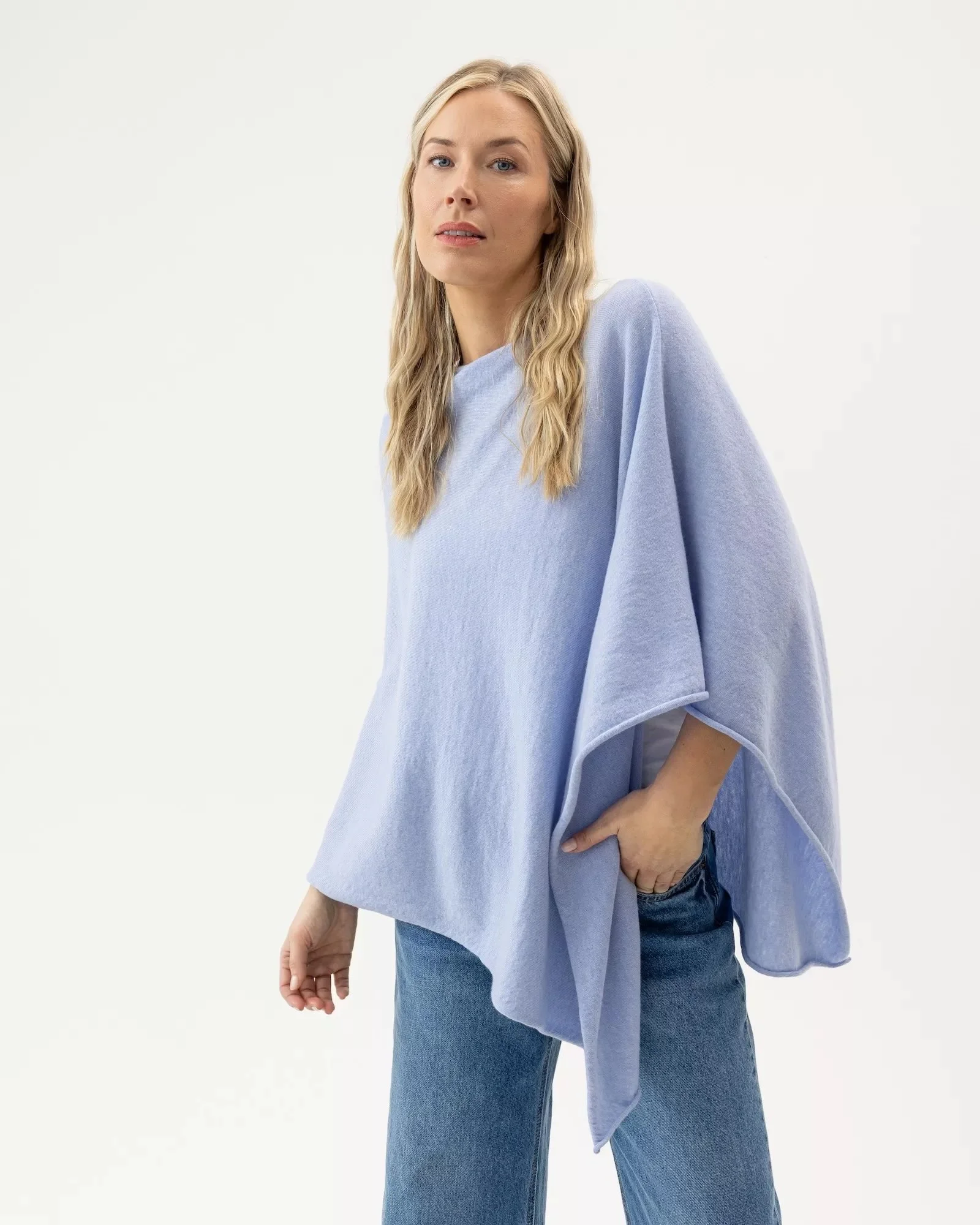 Holebrook_Sofie-Poncho_422437_202_1.jpeg