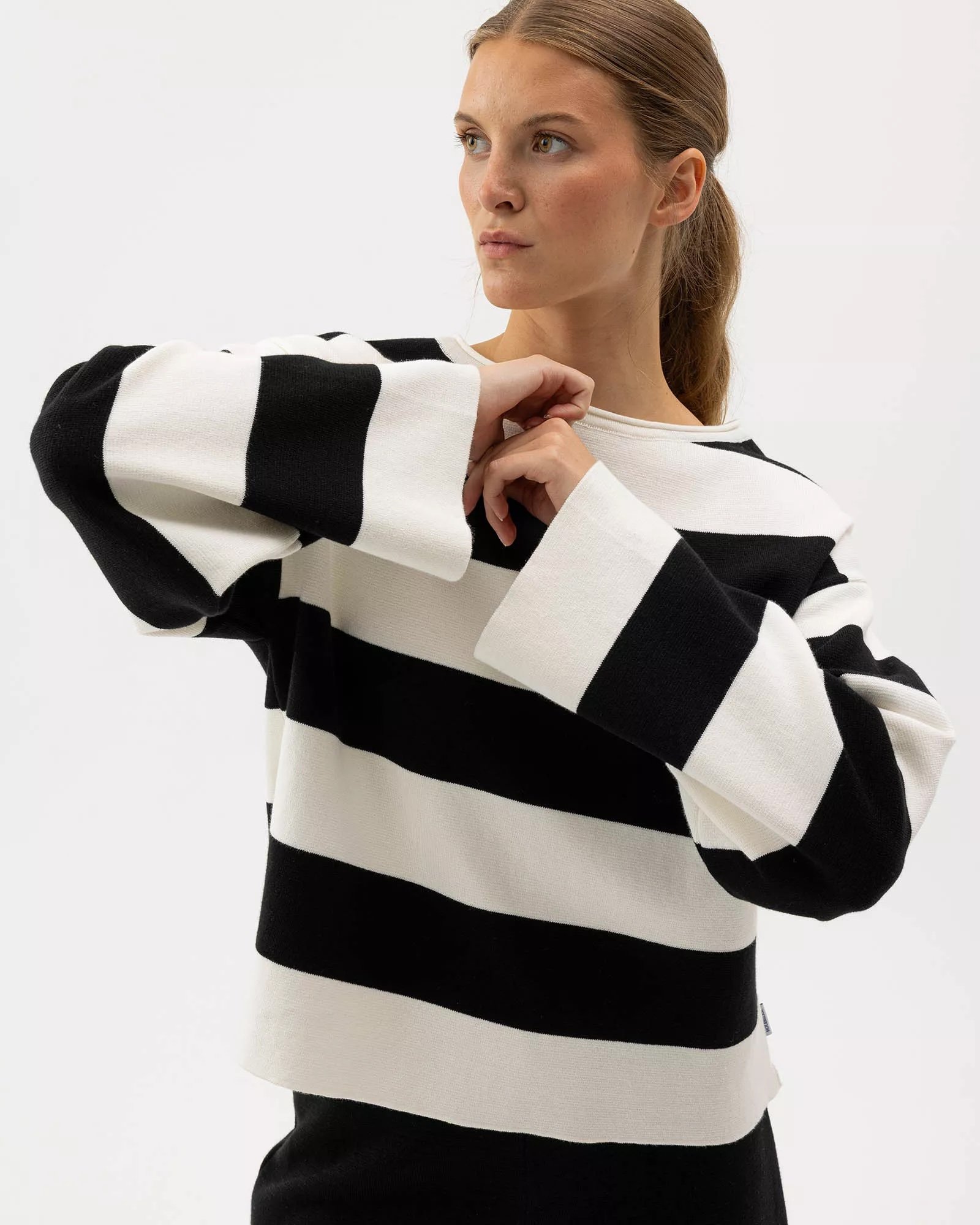 Holebrook_Lissie-Sweater_S62413_138_3.jpeg