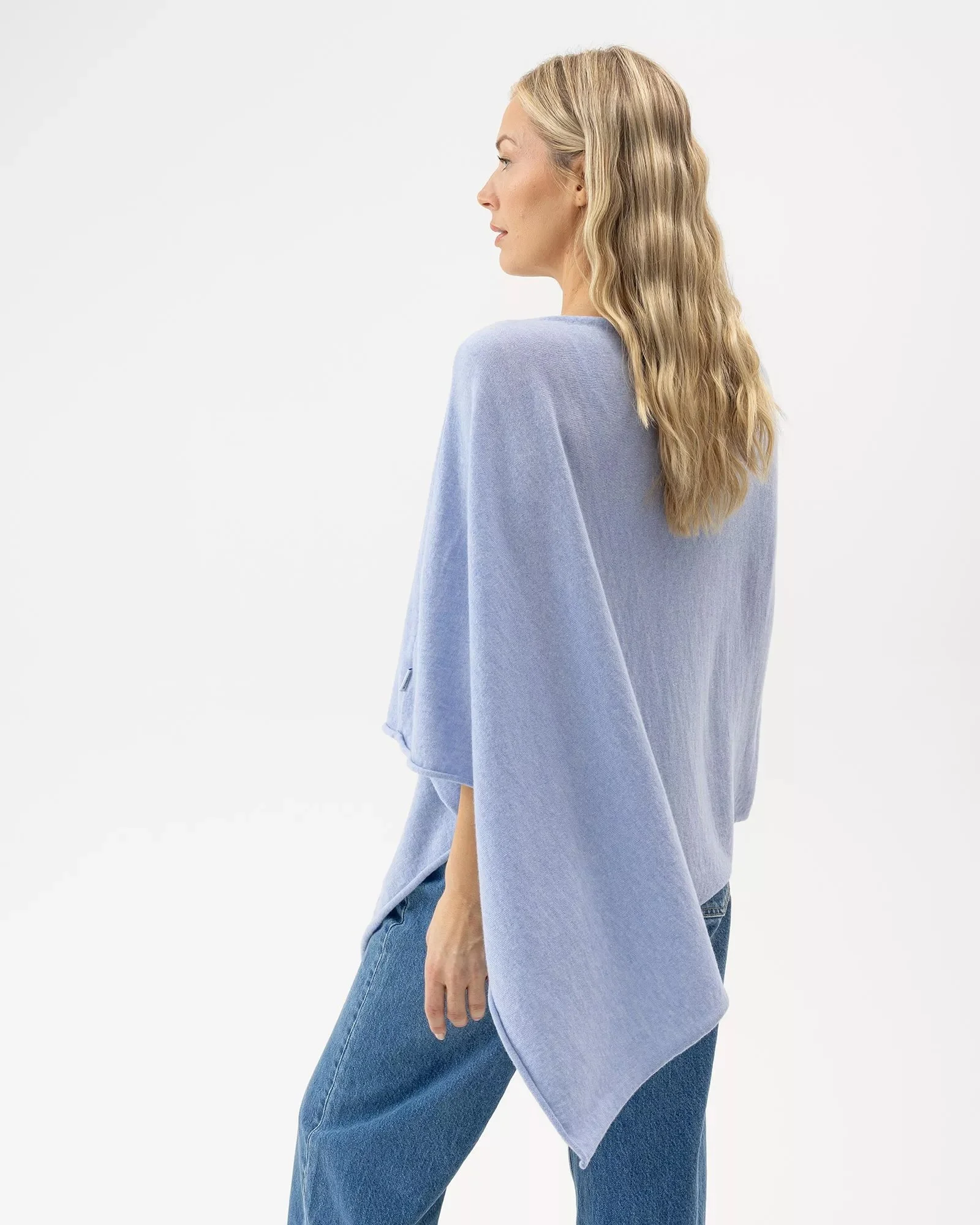 Holebrook_Sofie-Poncho_422437_202_2.jpeg