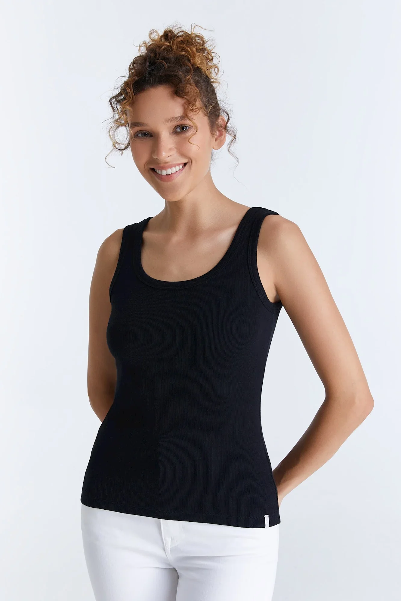 SS26 - Olivia Tank Black.webp